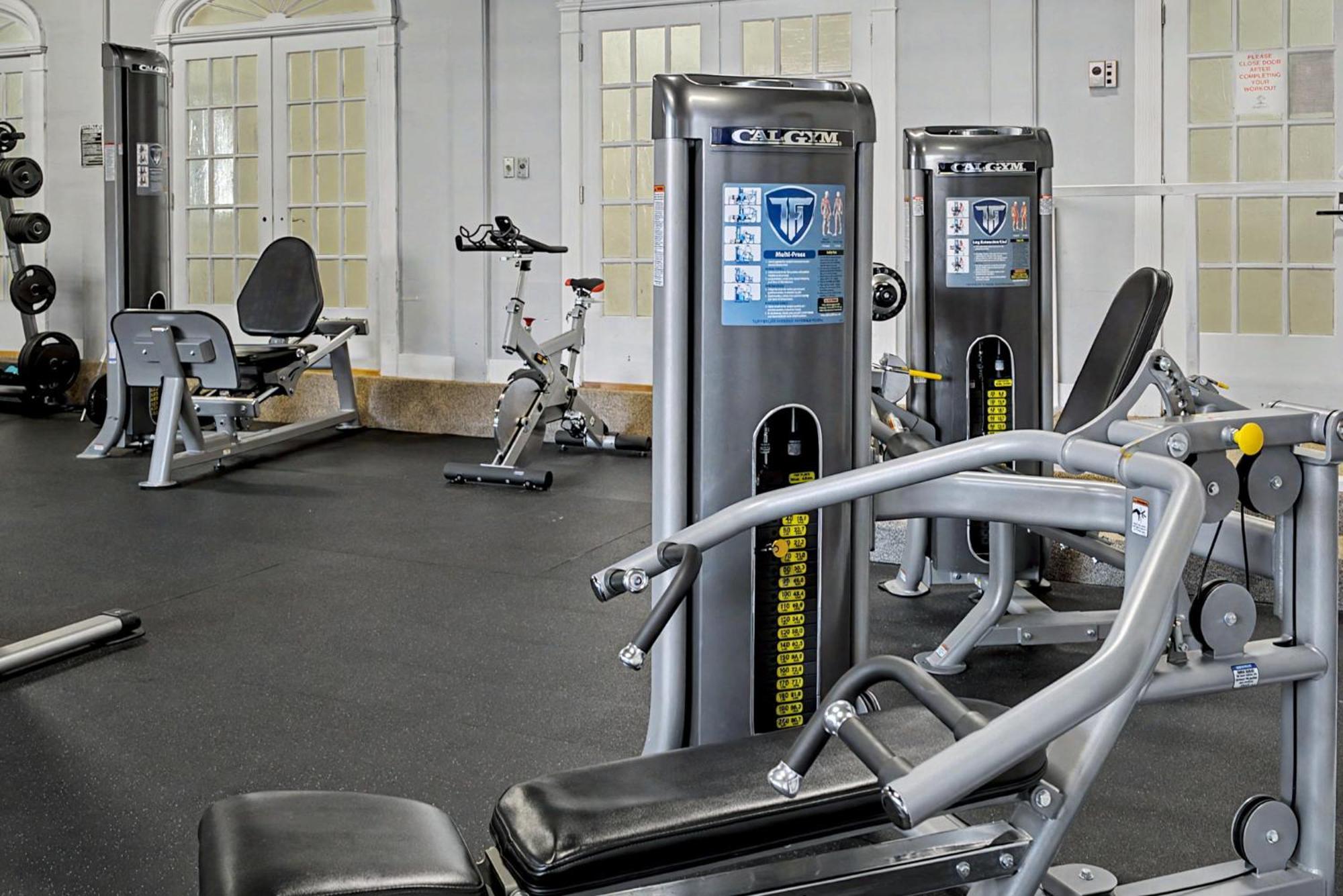 Lux Mins To Atrium Health And Downtown Airport Aparthotel