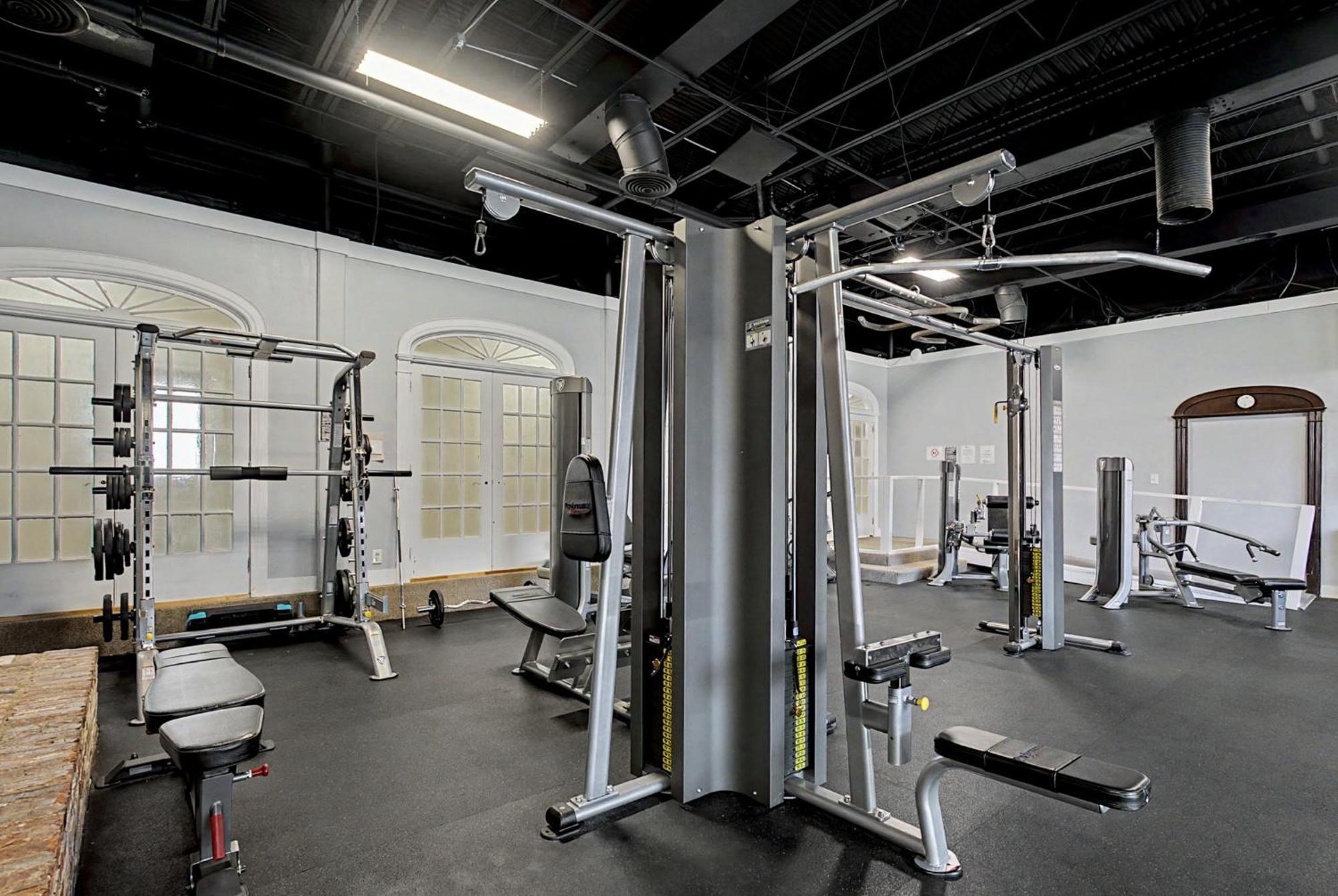 Aparthotel Lux Mins To Atrium Health And Downtown Airport 3*