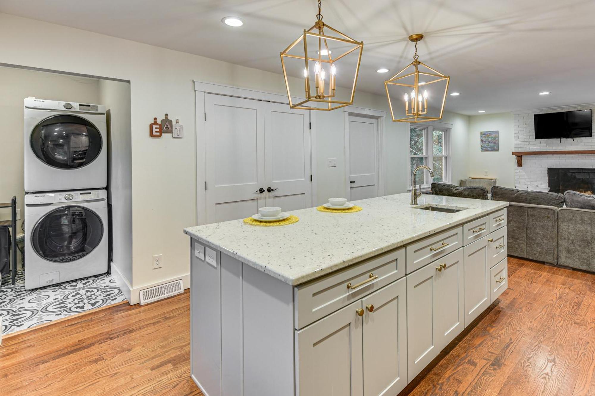 Dog-friendly Yard, 5 Mi To Uptown Holiday home Charlotte