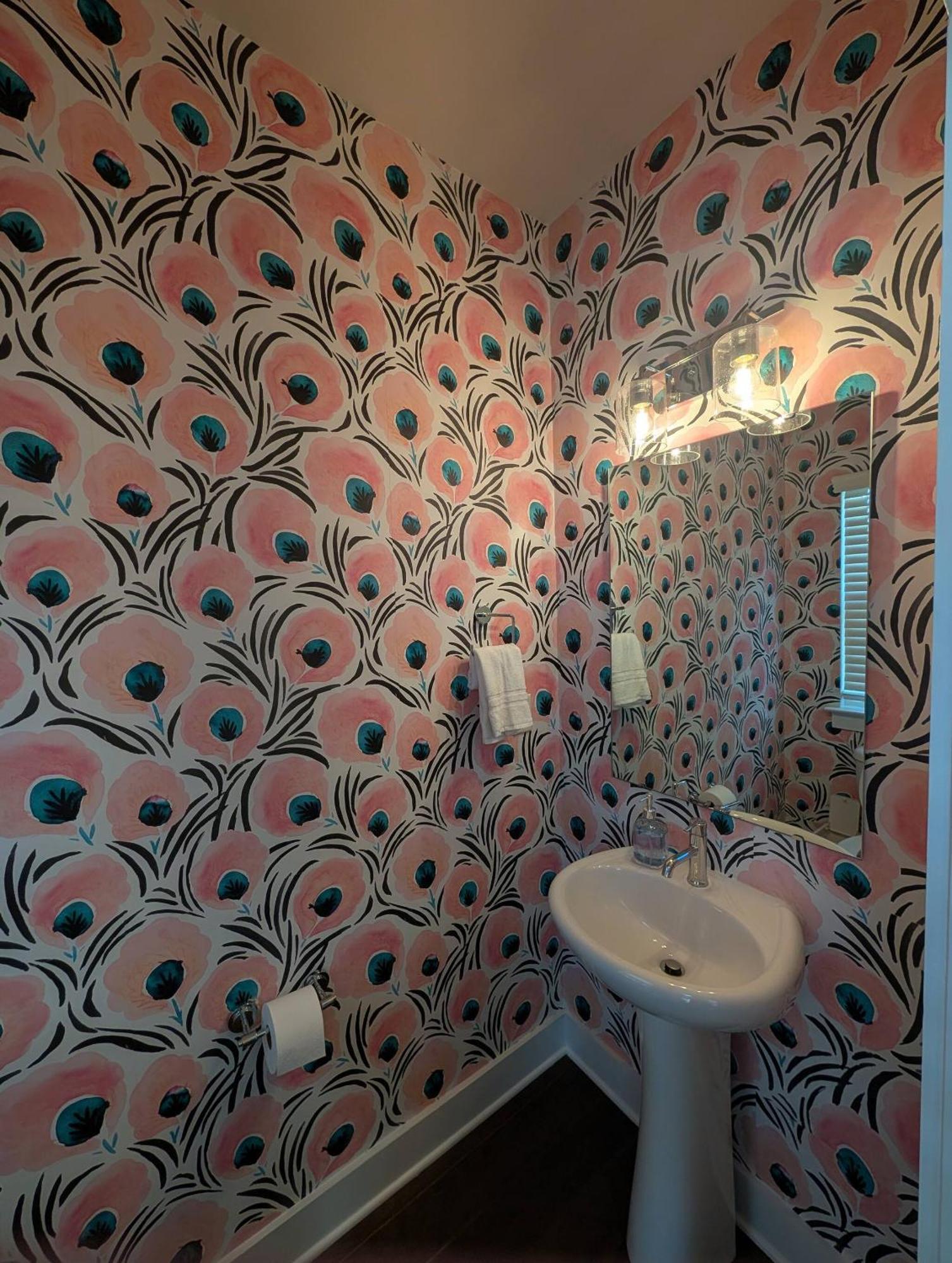 Queen Castle - Rooftop, Garage, King Beds, Pet Friendly