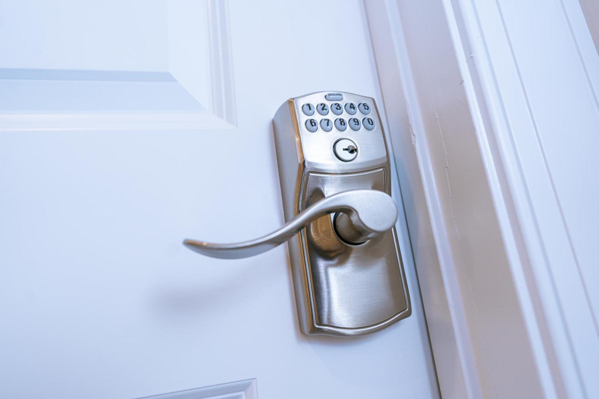 Homestay Ensuite King Bedroom Charlotte