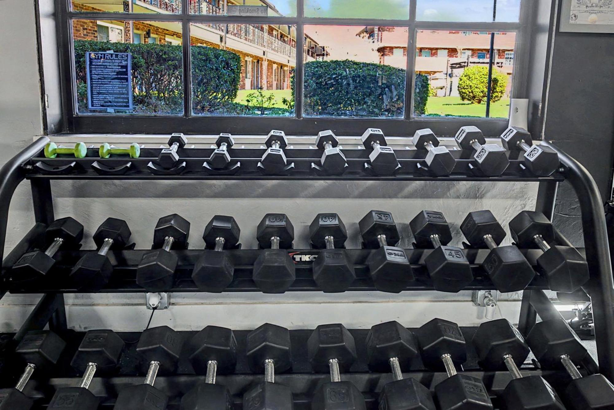 Lux Mins To Atrium Health And Downtown Airport Aparthotel 3*