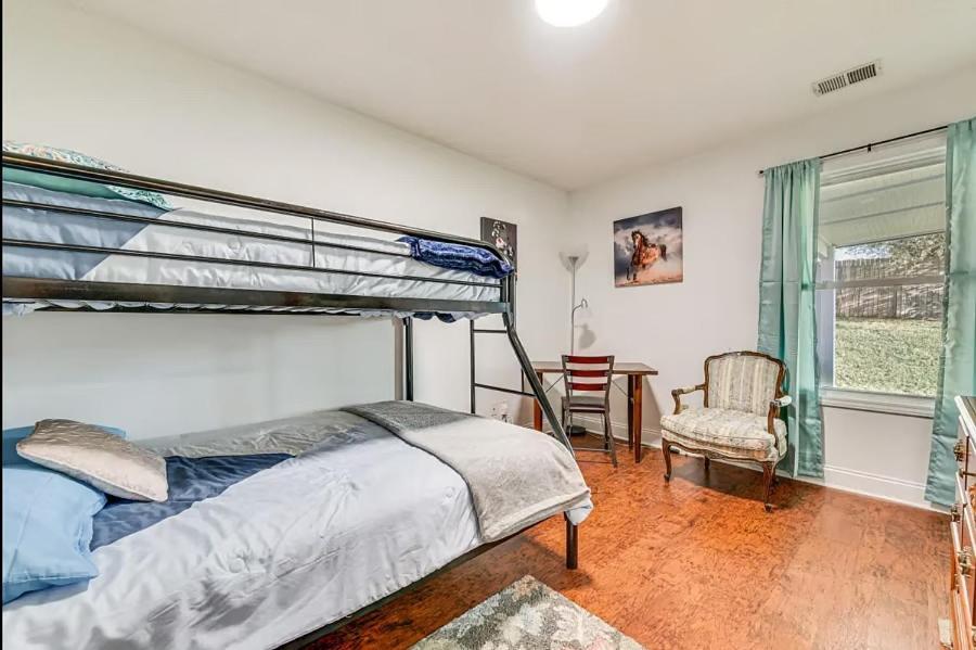 Grill Patio • Pet Friendly • 3br Charlotte