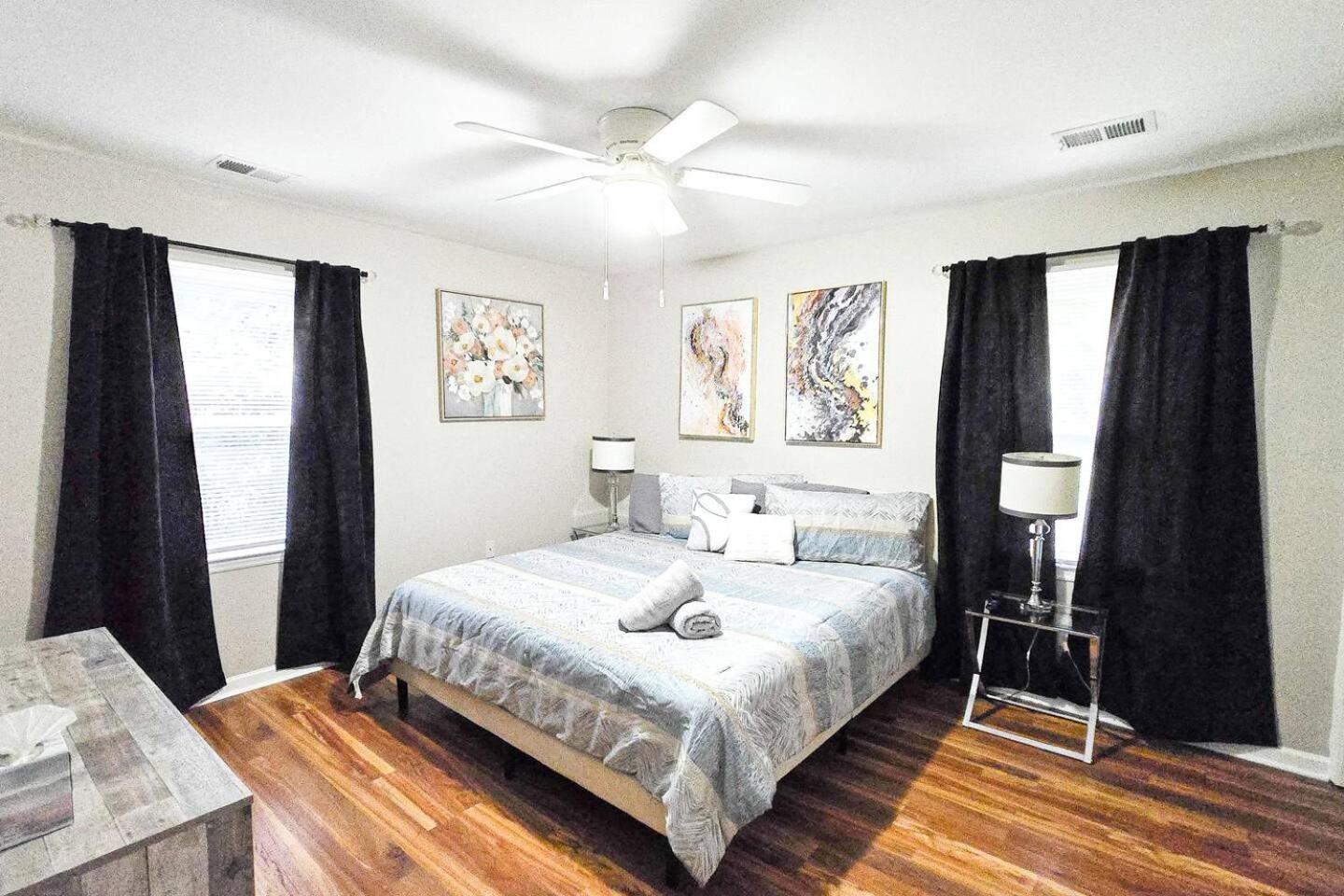 3br | King+2q | 75”tv | Matthews Holiday home *