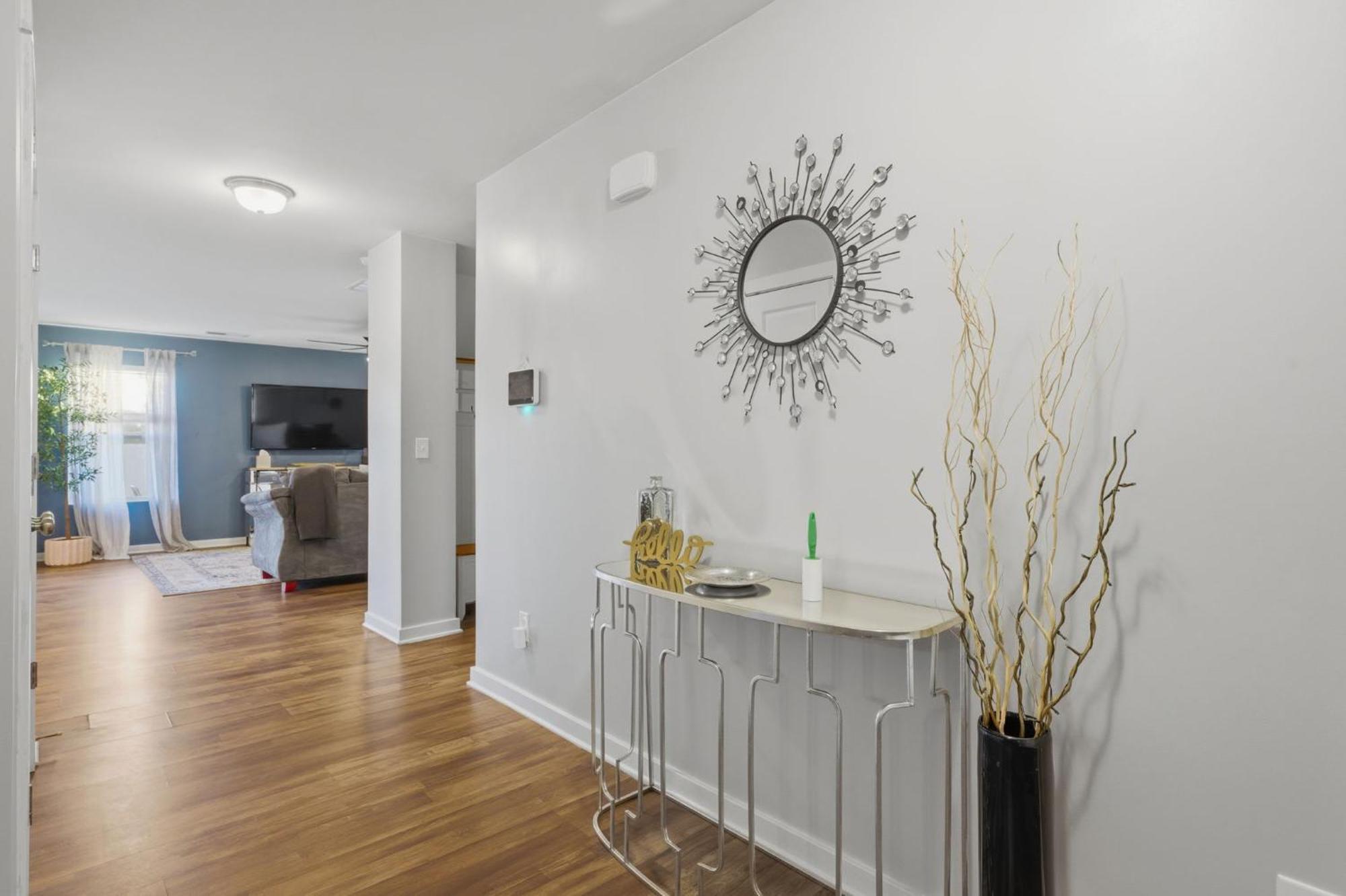 Spacious 4br Getaway With Fenced Yard Minutes Away From Clt Airport & Uptown Charlotte