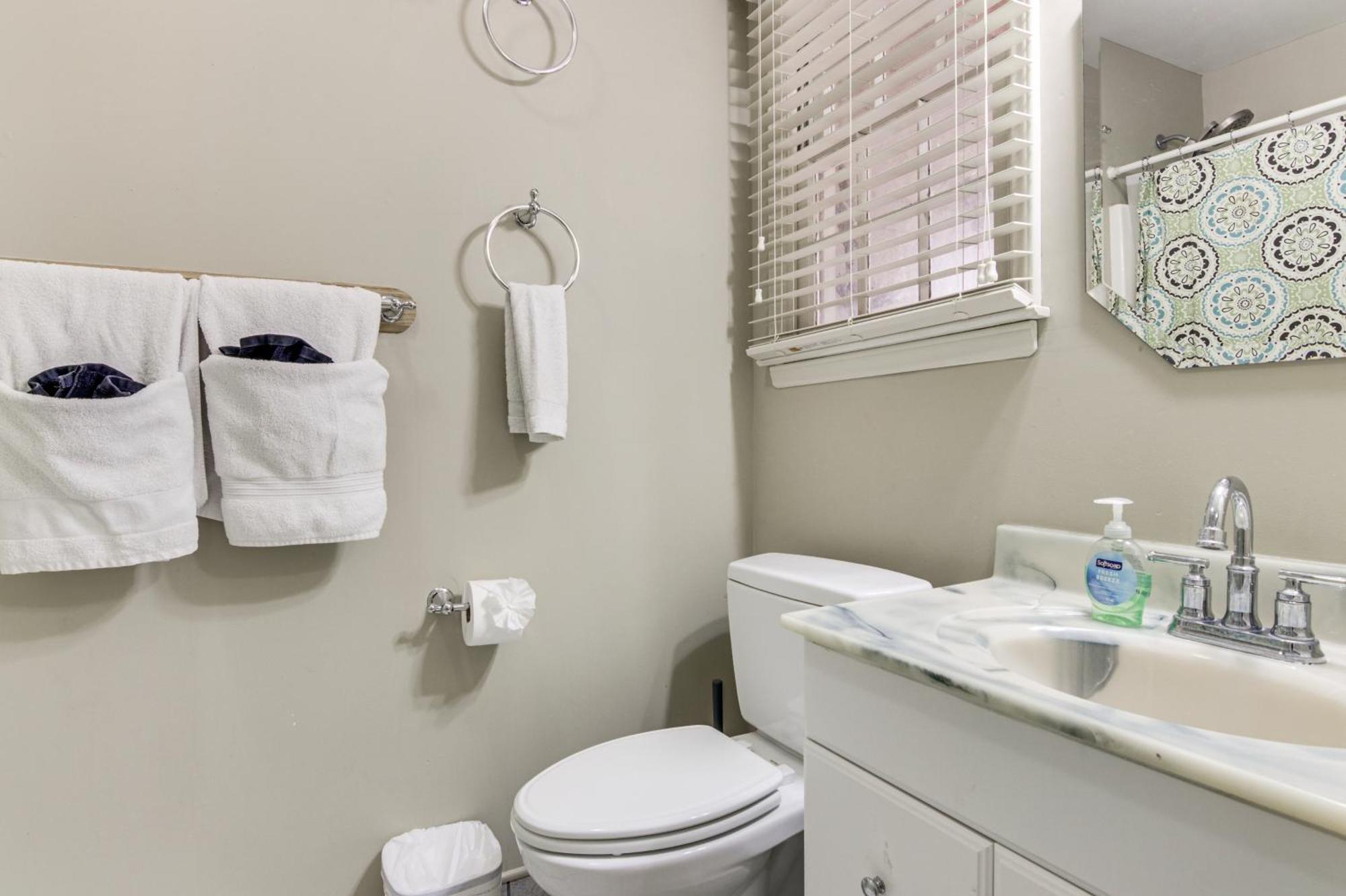 Holiday home Moms On Wylie With Private Dock! Charlotte