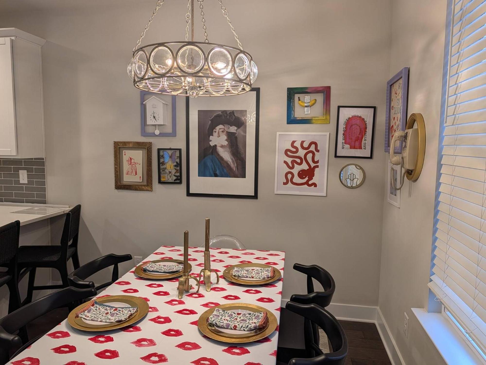 Holiday home Queen Castle - Rooftop, Garage, King Beds, Pet Friendly Charlotte