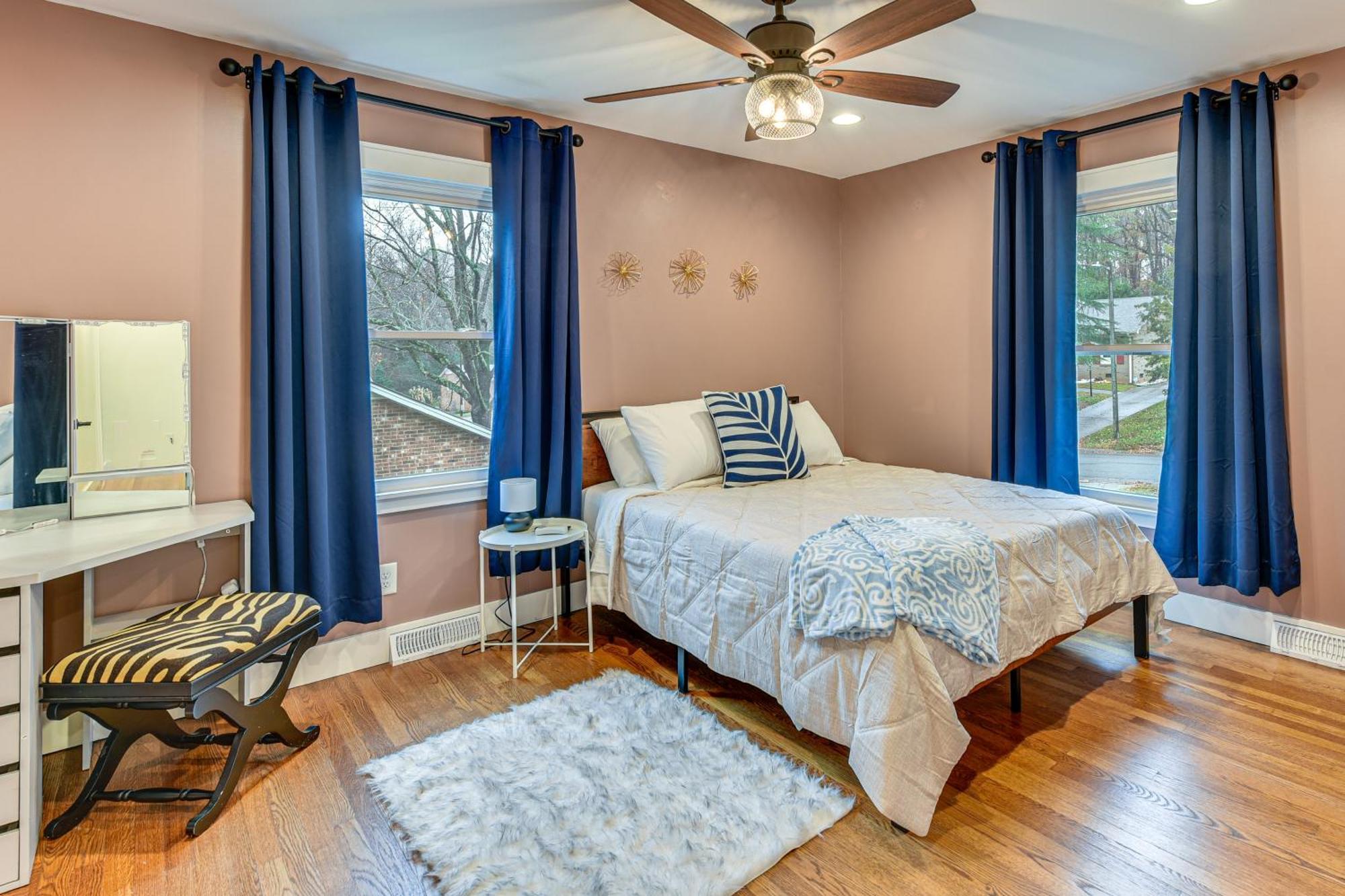 Holiday home Dog-friendly Yard, 5 Mi To Uptown *