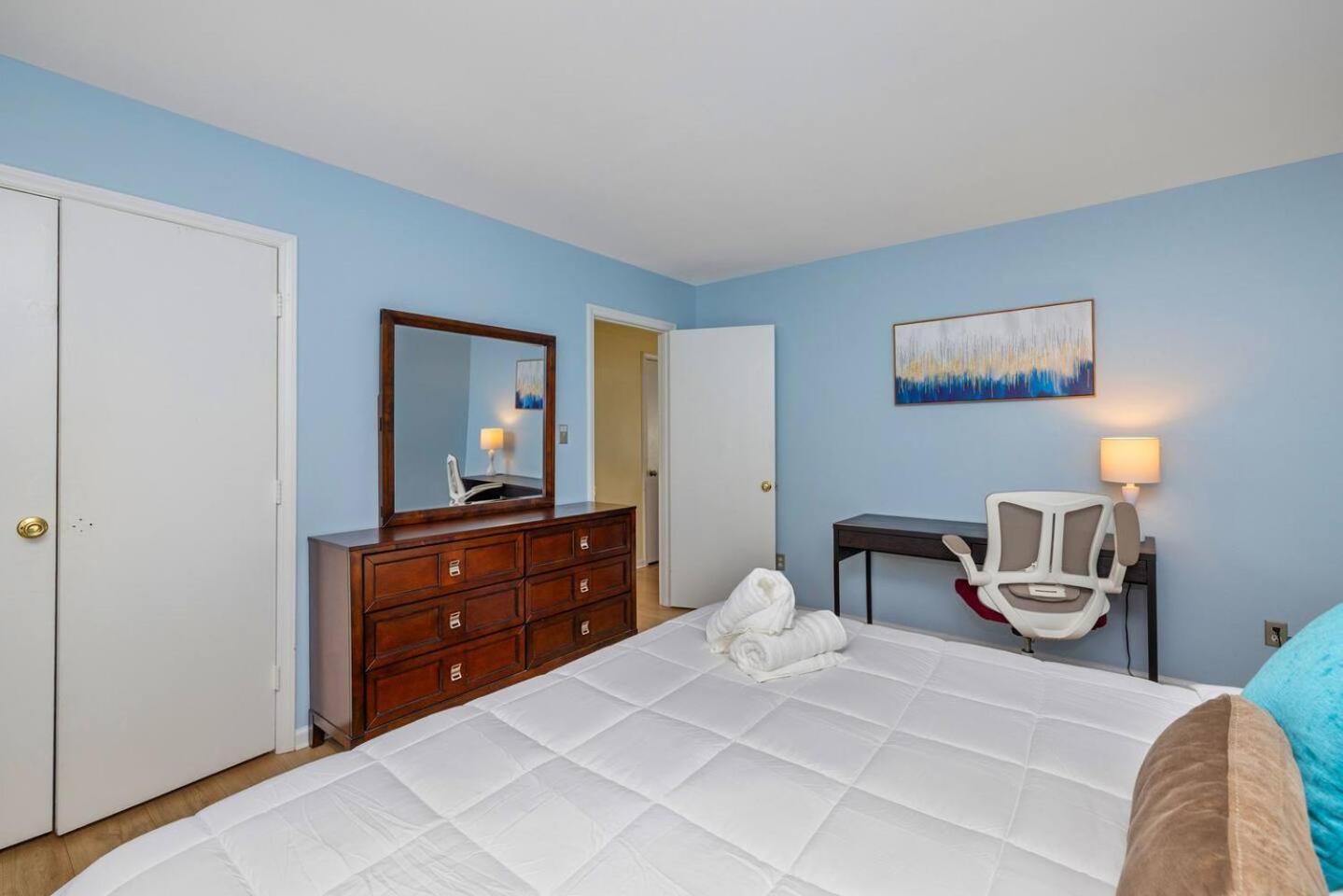 New! Special Intro Rates! Lovely 2 Bedroom Holiday home