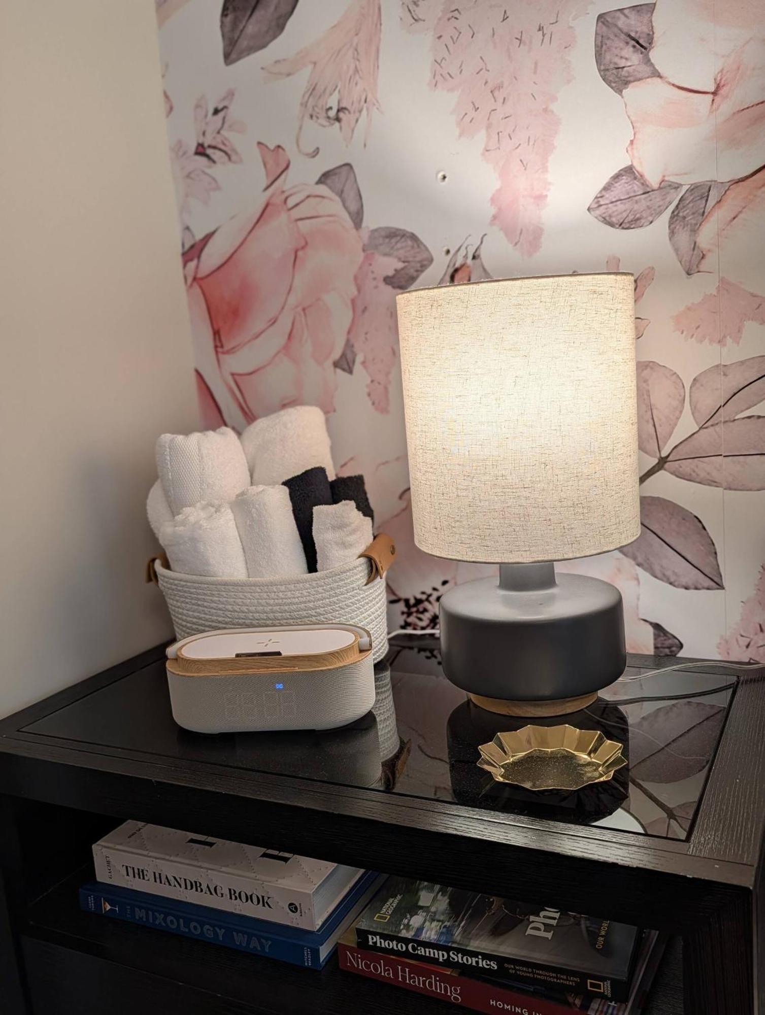 Queen Castle - Rooftop, Garage, King Beds, Pet Friendly *