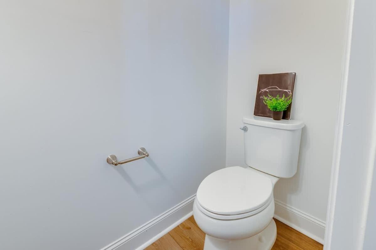 4br Townhouse King Bed Garage Northlake Holiday home Charlotte