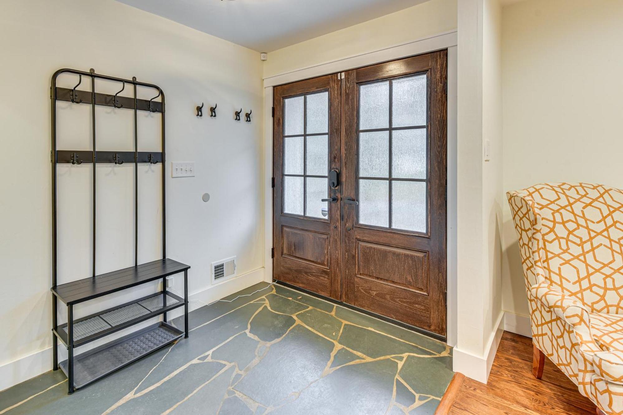 Dog-friendly Yard, 5 Mi To Uptown *