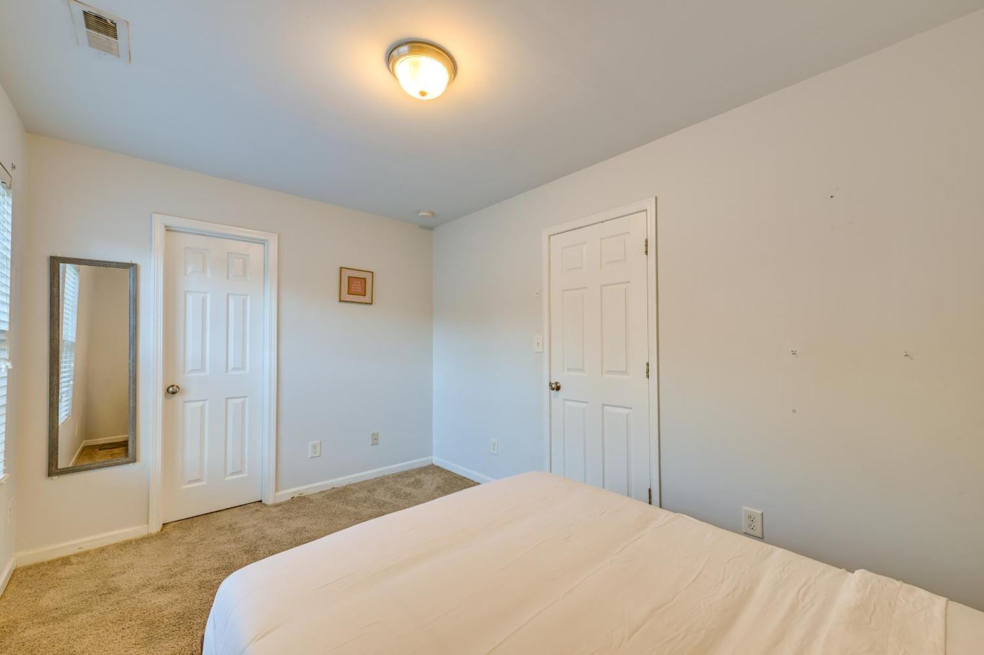 Holiday home Pet-friendly Just Outside Downtown Charlotte! Charlotte
