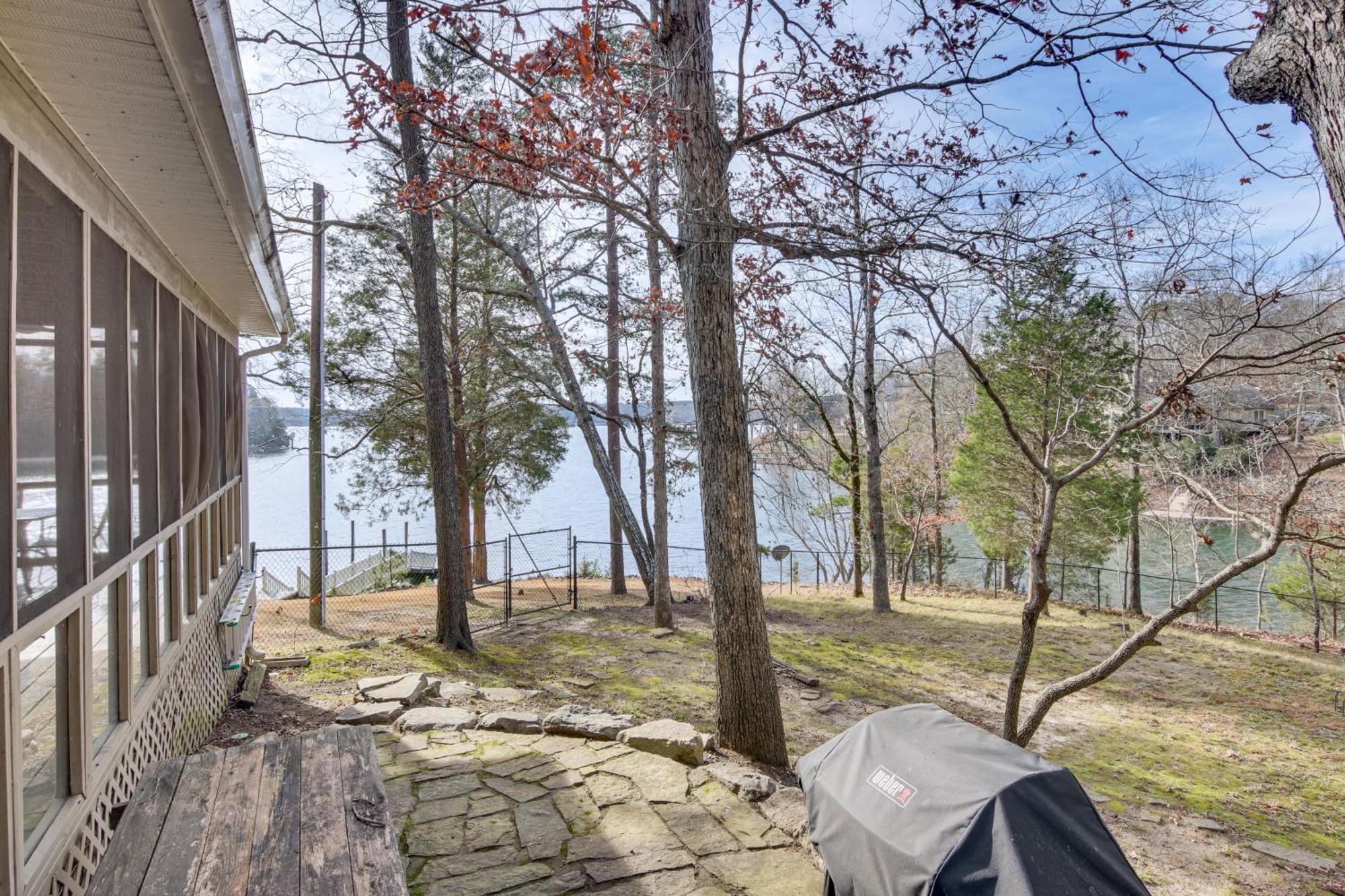 Moms On Wylie With Private Dock!