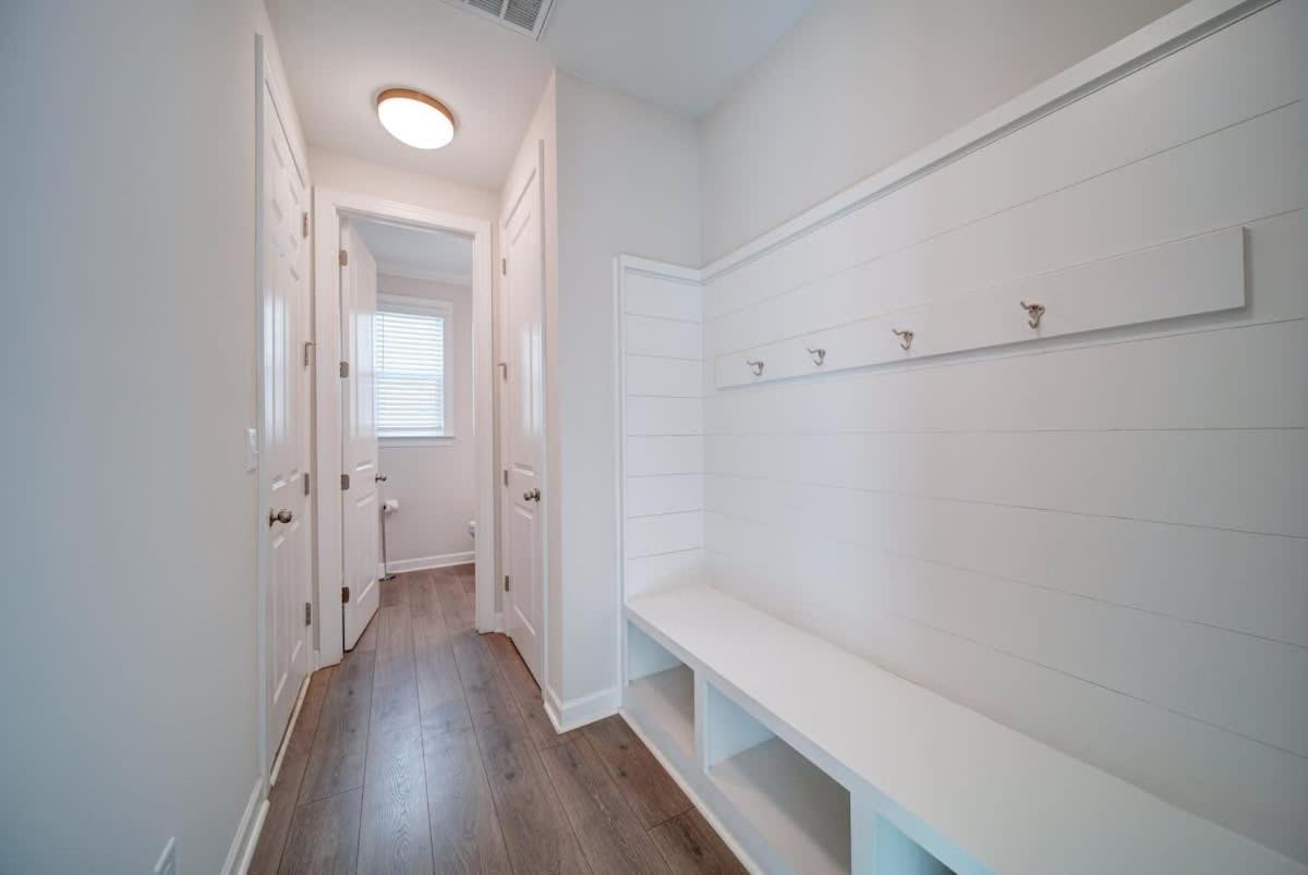 Luxury 4br Escape - Premium Modern Comfort *