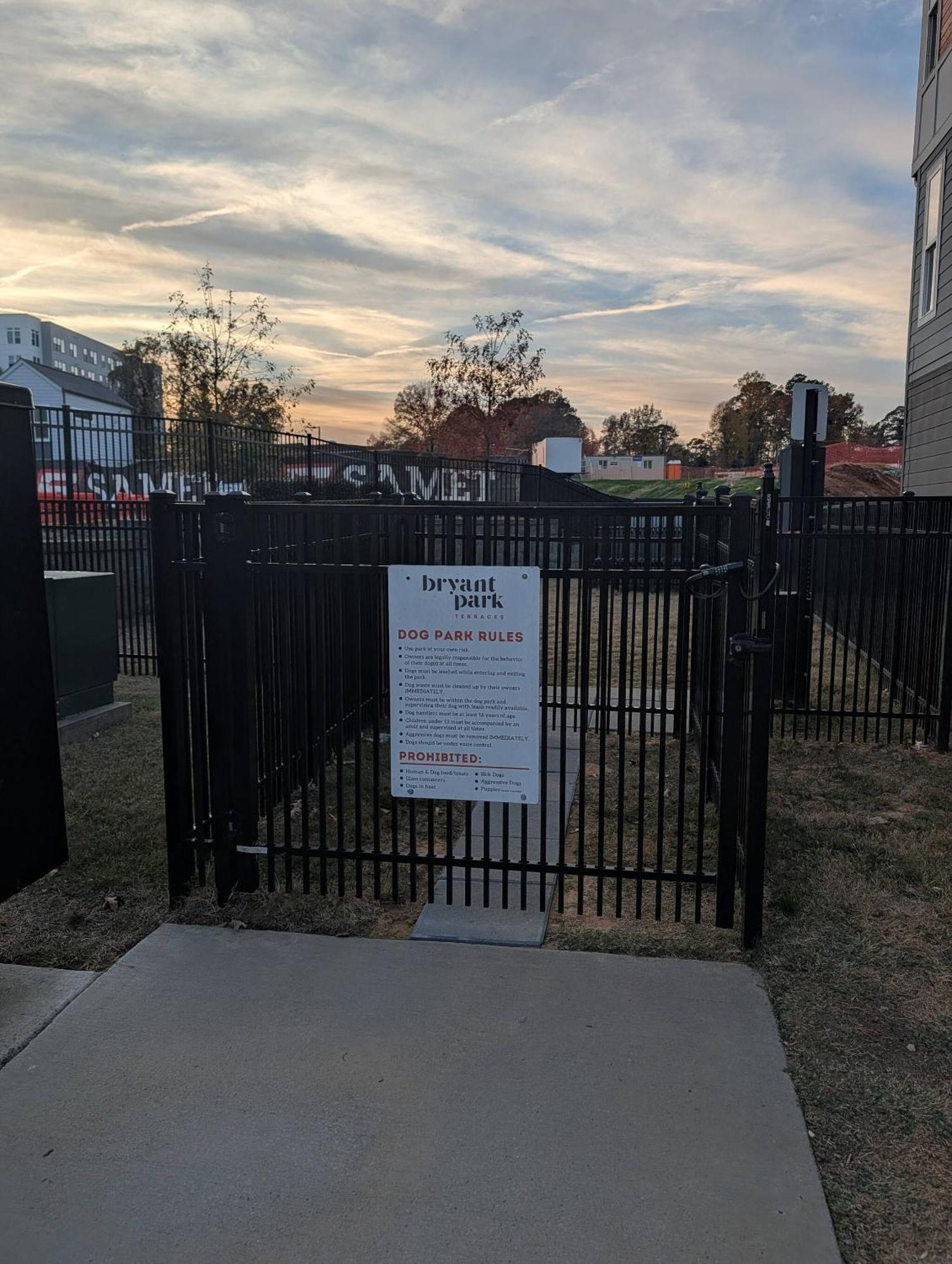 Holiday home Queen Castle - Rooftop, Garage, King Beds, Pet Friendly *