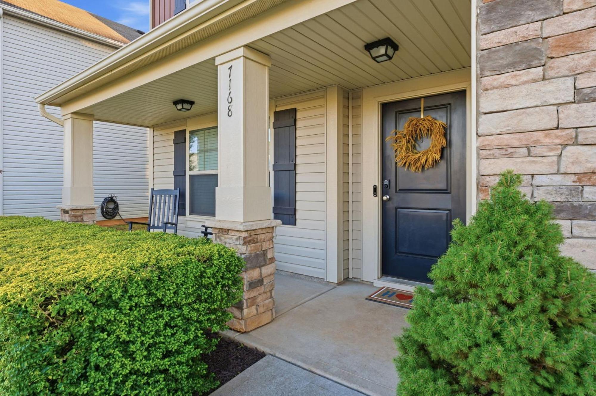 Spacious 4br Getaway With Fenced Yard Minutes Away From Clt Airport & Uptown Holiday home *