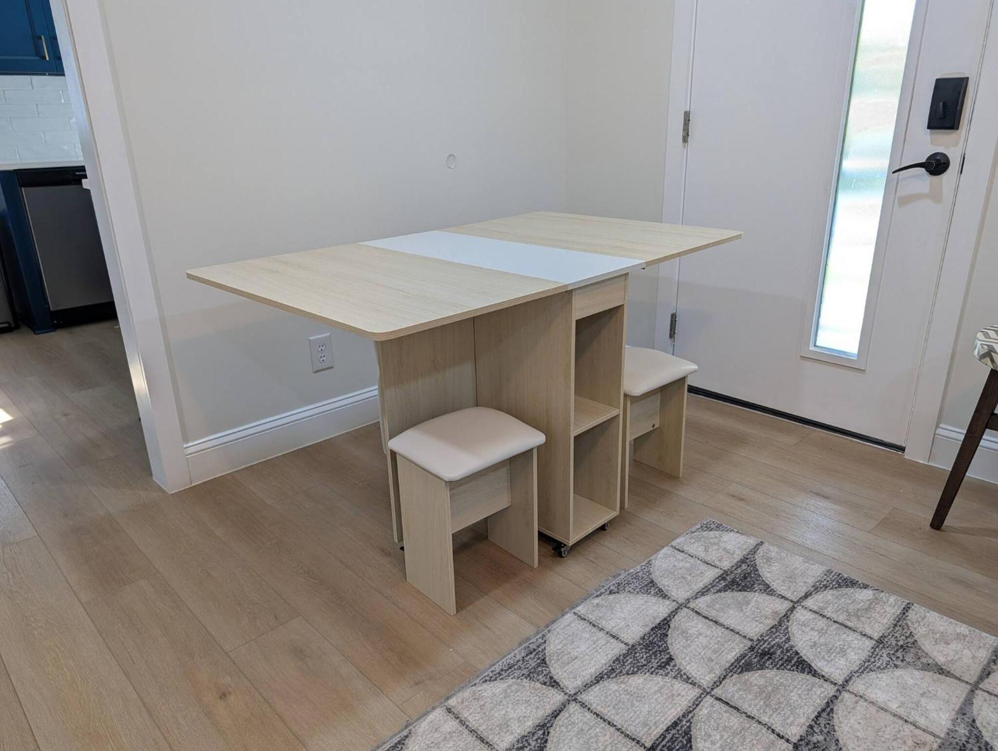 Plaza Shamrock *pied-a-terre* Newly Renovated! *