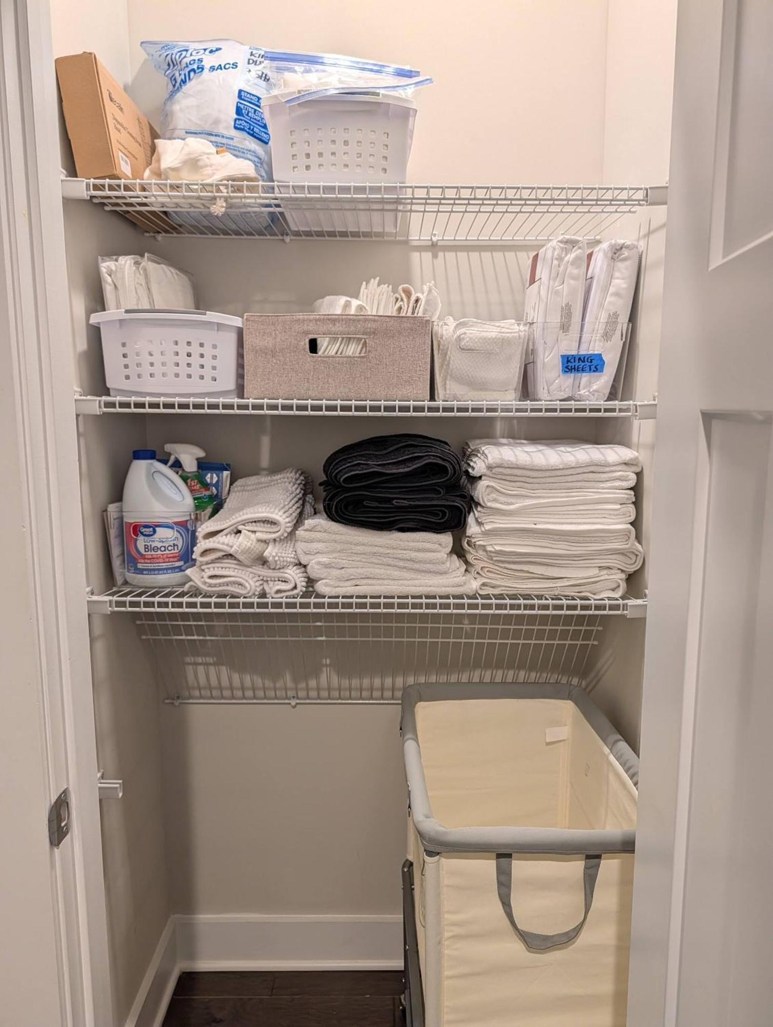 Queen Castle - Rooftop, Garage, King Beds, Pet Friendly *