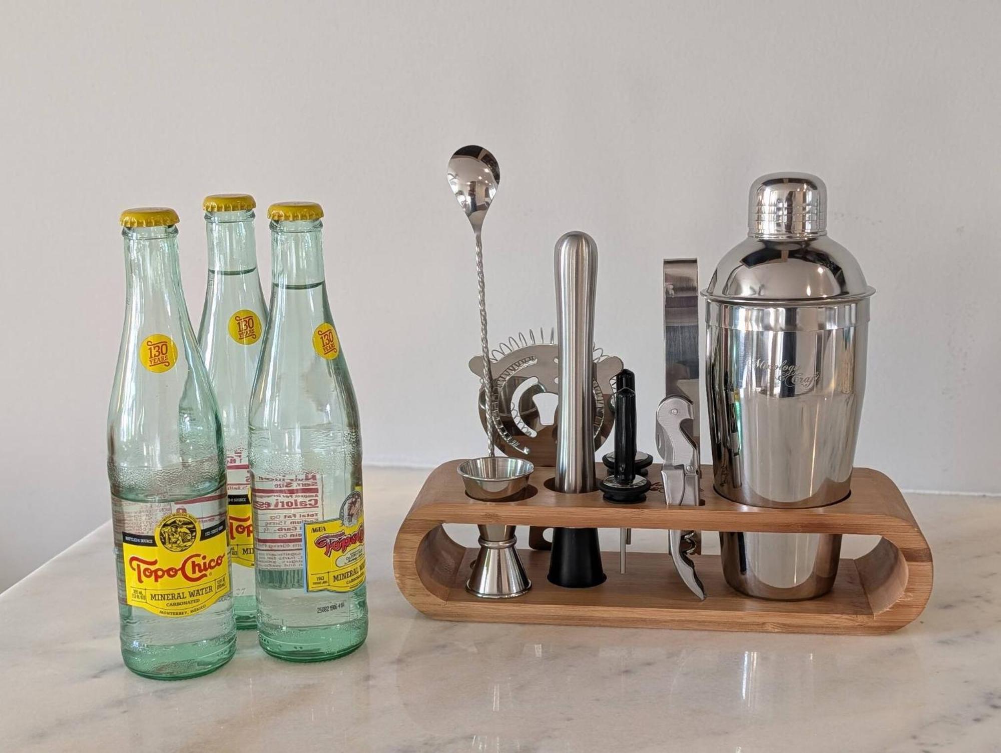 Queen Castle - Rooftop, Garage, King Beds, Pet Friendly *