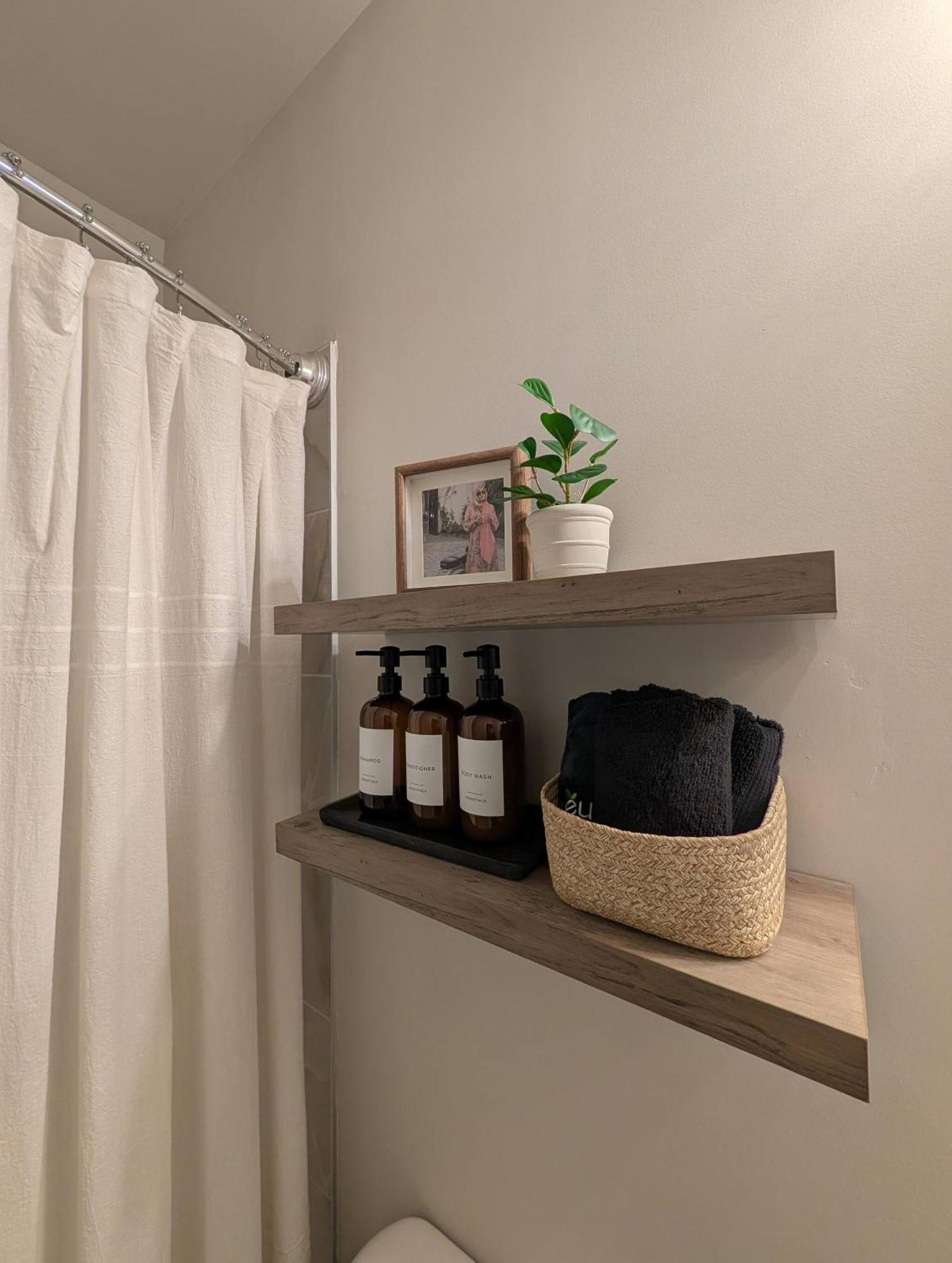 Queen Castle - Rooftop, Garage, King Beds, Pet Friendly