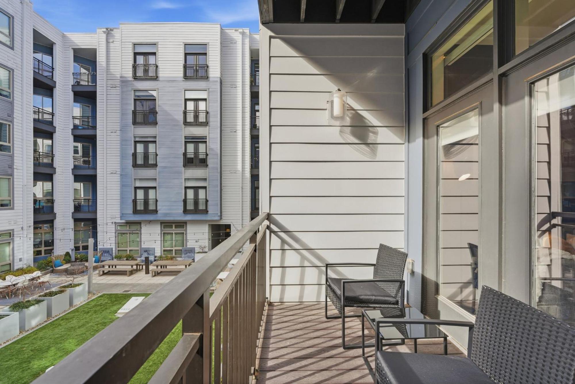 Apartment Urban Escape | Free Parking, Pool, Gym