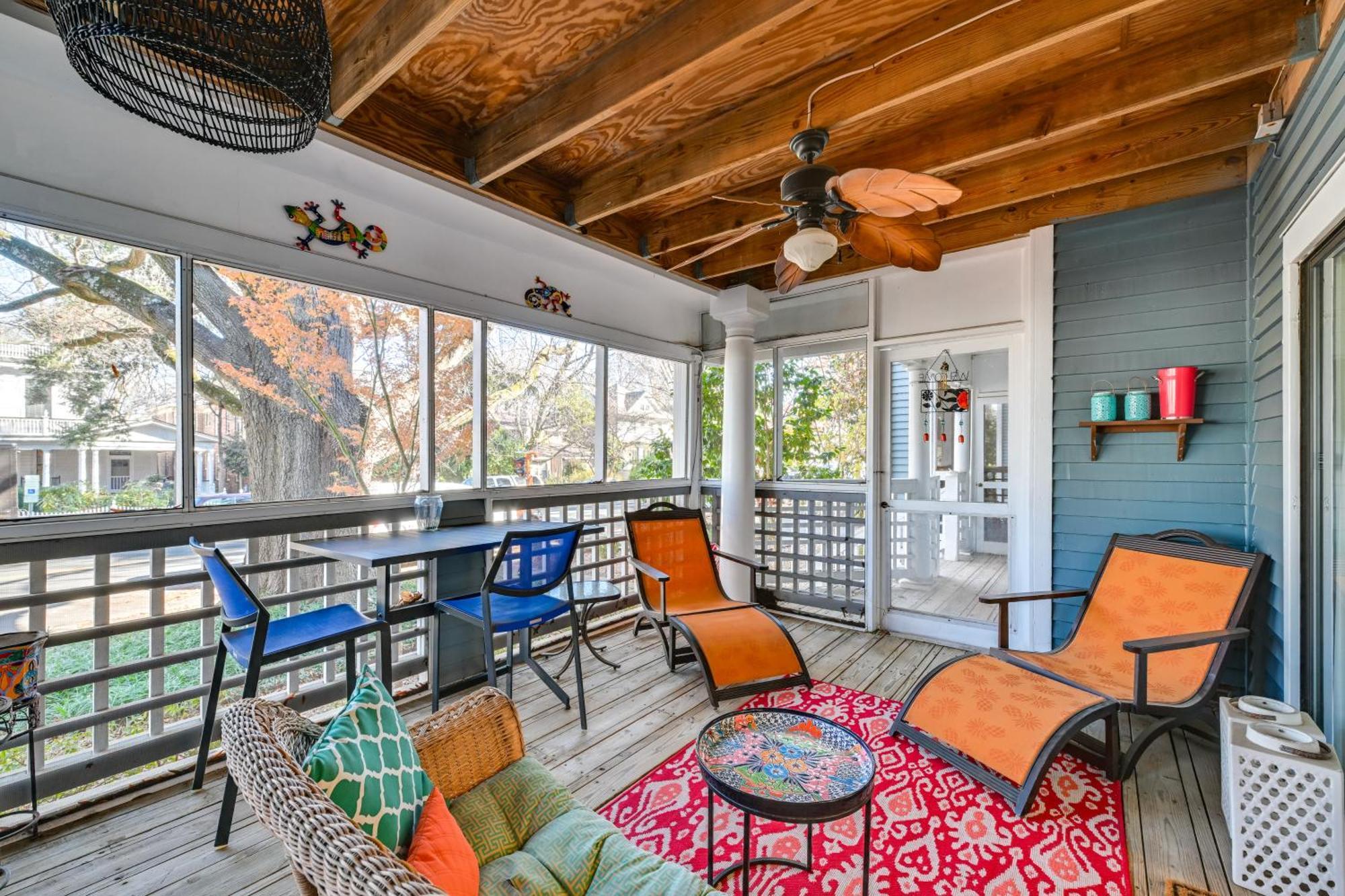 Holiday home 1 Mi To Boa Stadium! Walkable W/ Porch Charlotte