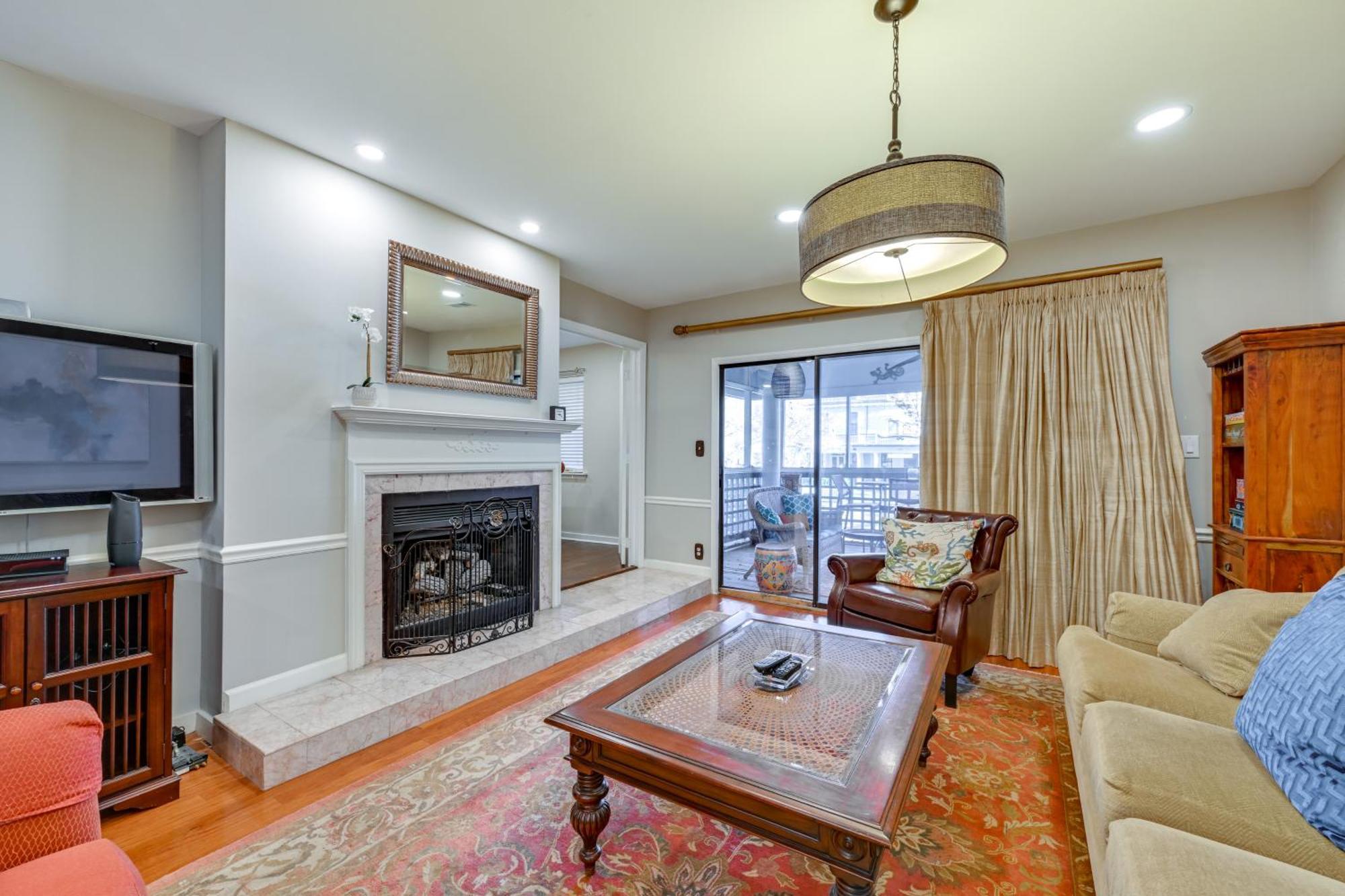 1 Mi To Boa Stadium! Walkable W/ Porch Charlotte