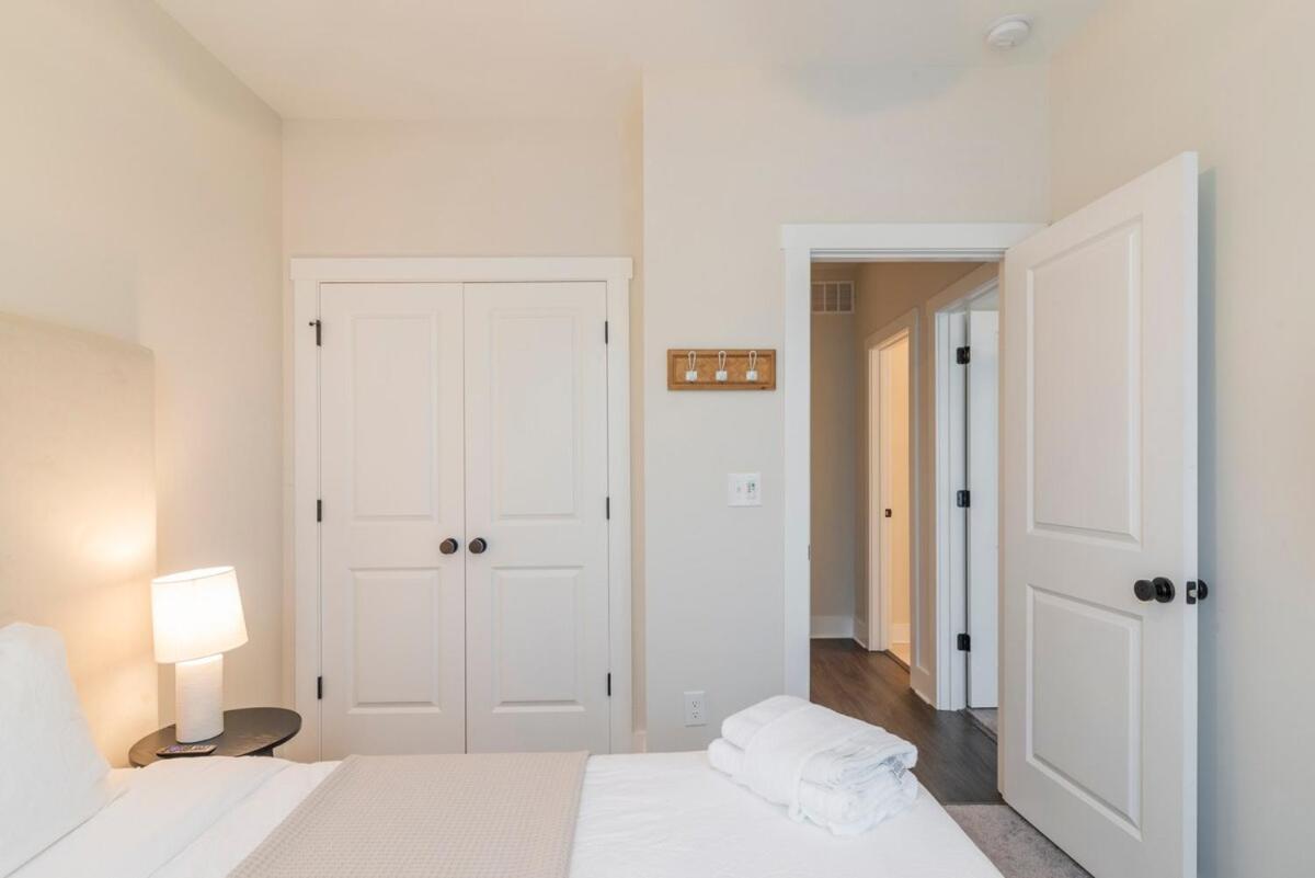 Spacious 4br Near Unc & Major Venues Apartment