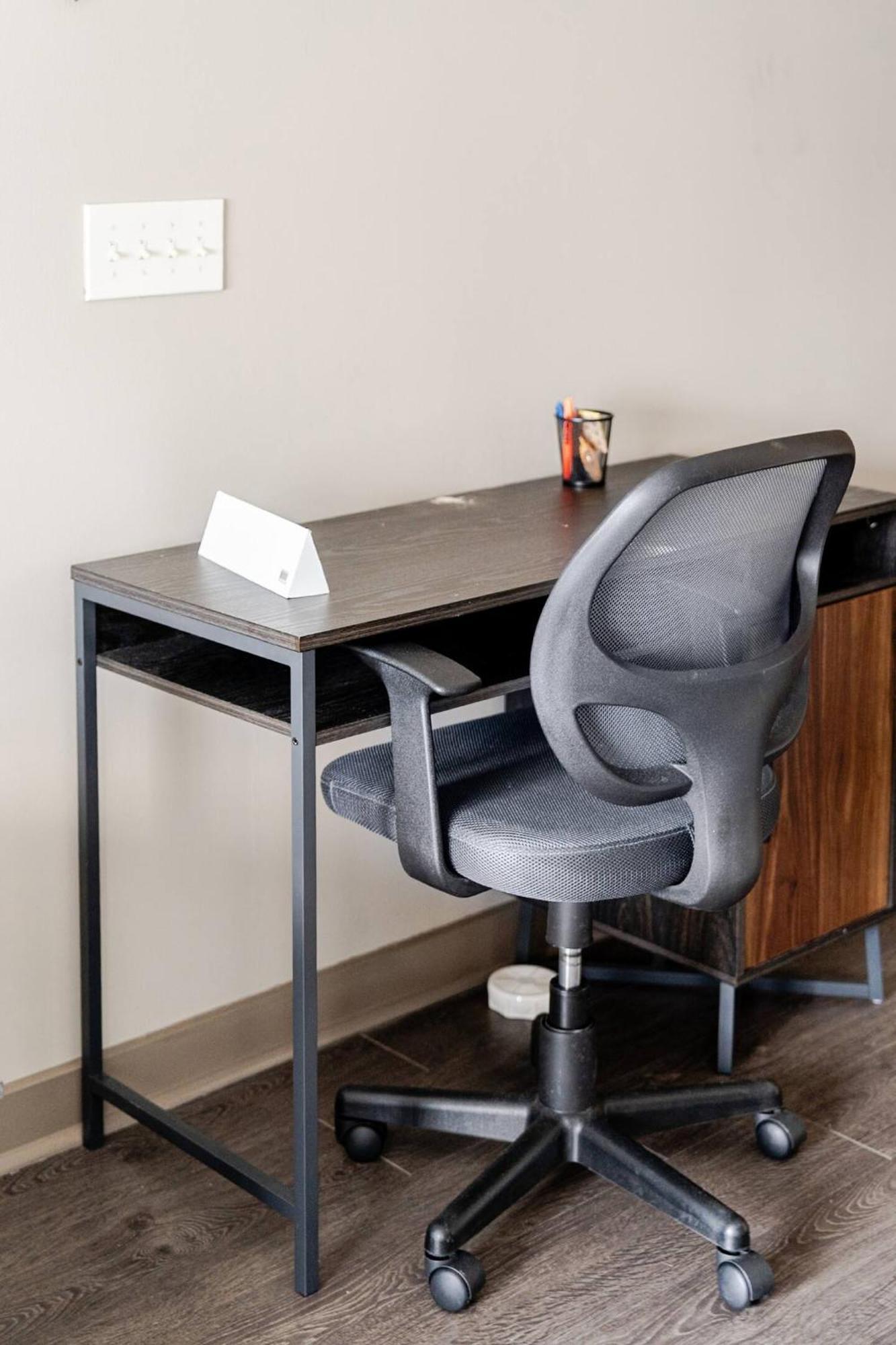 Skyline Serenity- Gym, Walk To Bars And Restaurants *