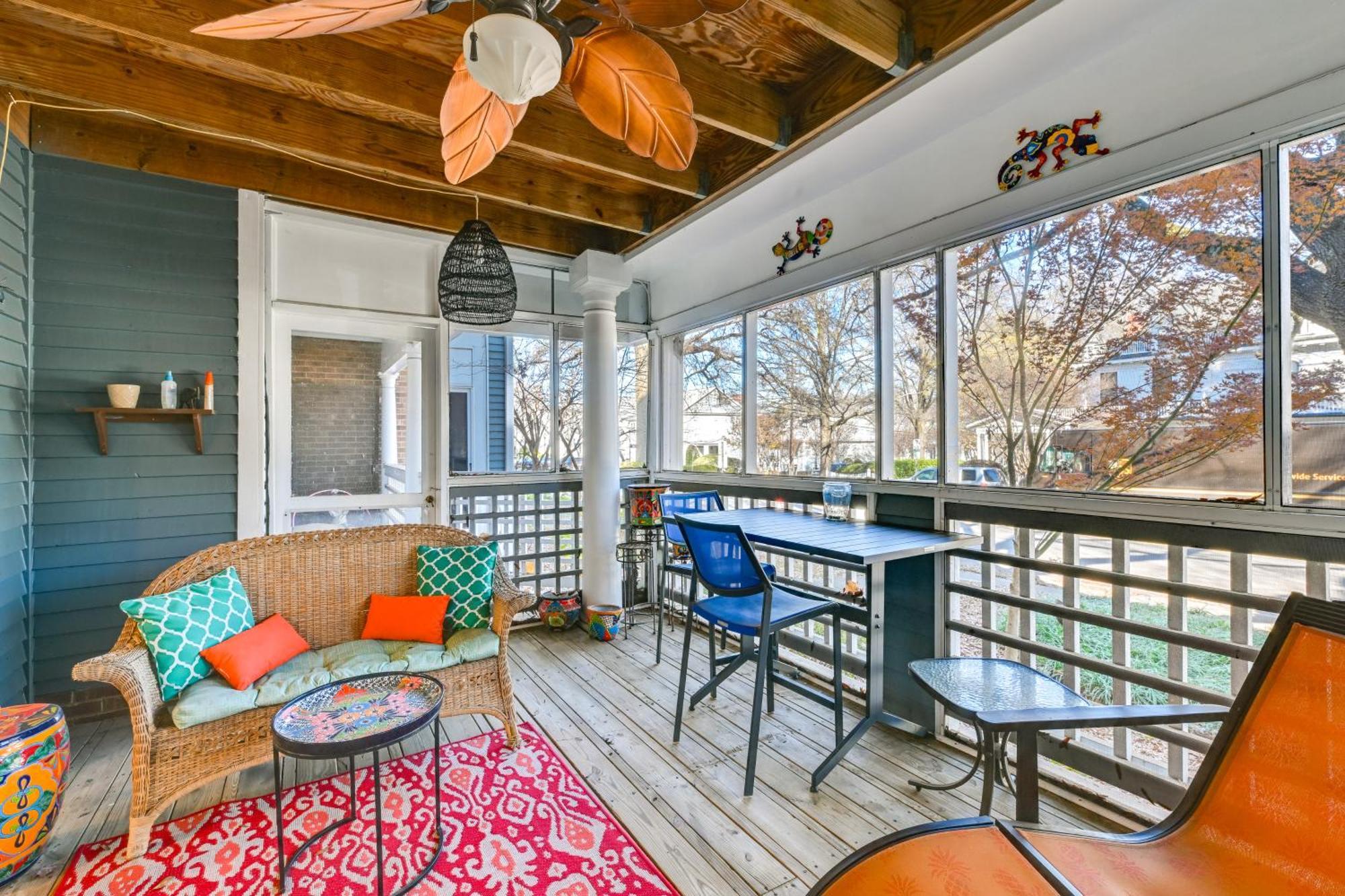 1 Mi To Boa Stadium! Walkable W/ Porch *