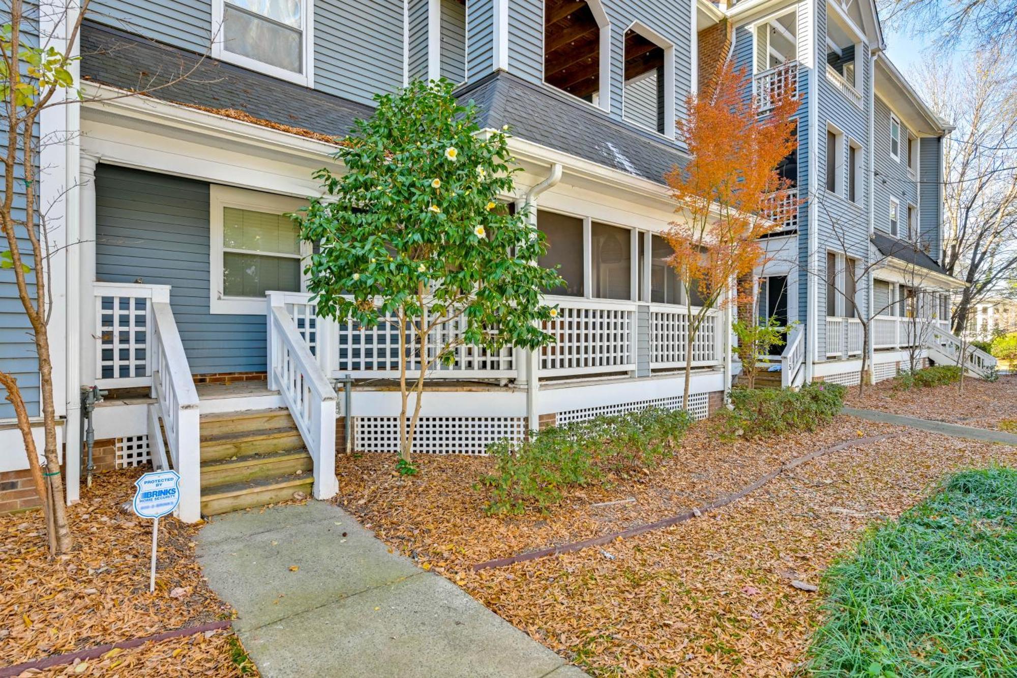 Holiday home 1 Mi To Boa Stadium! Walkable W/ Porch