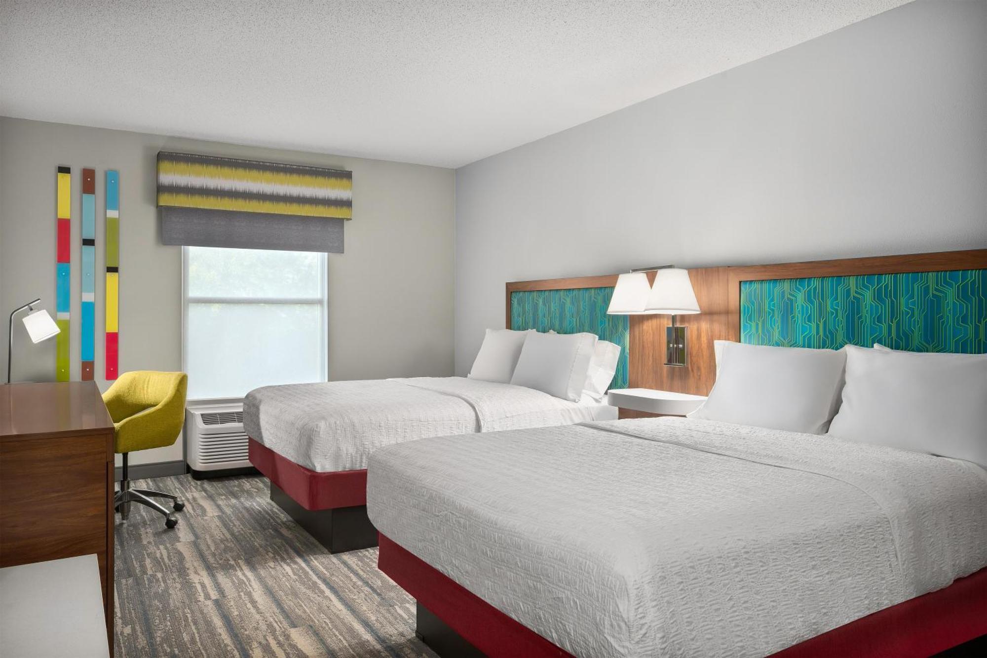 Hampton & Arrowood Rd Hotel 3*