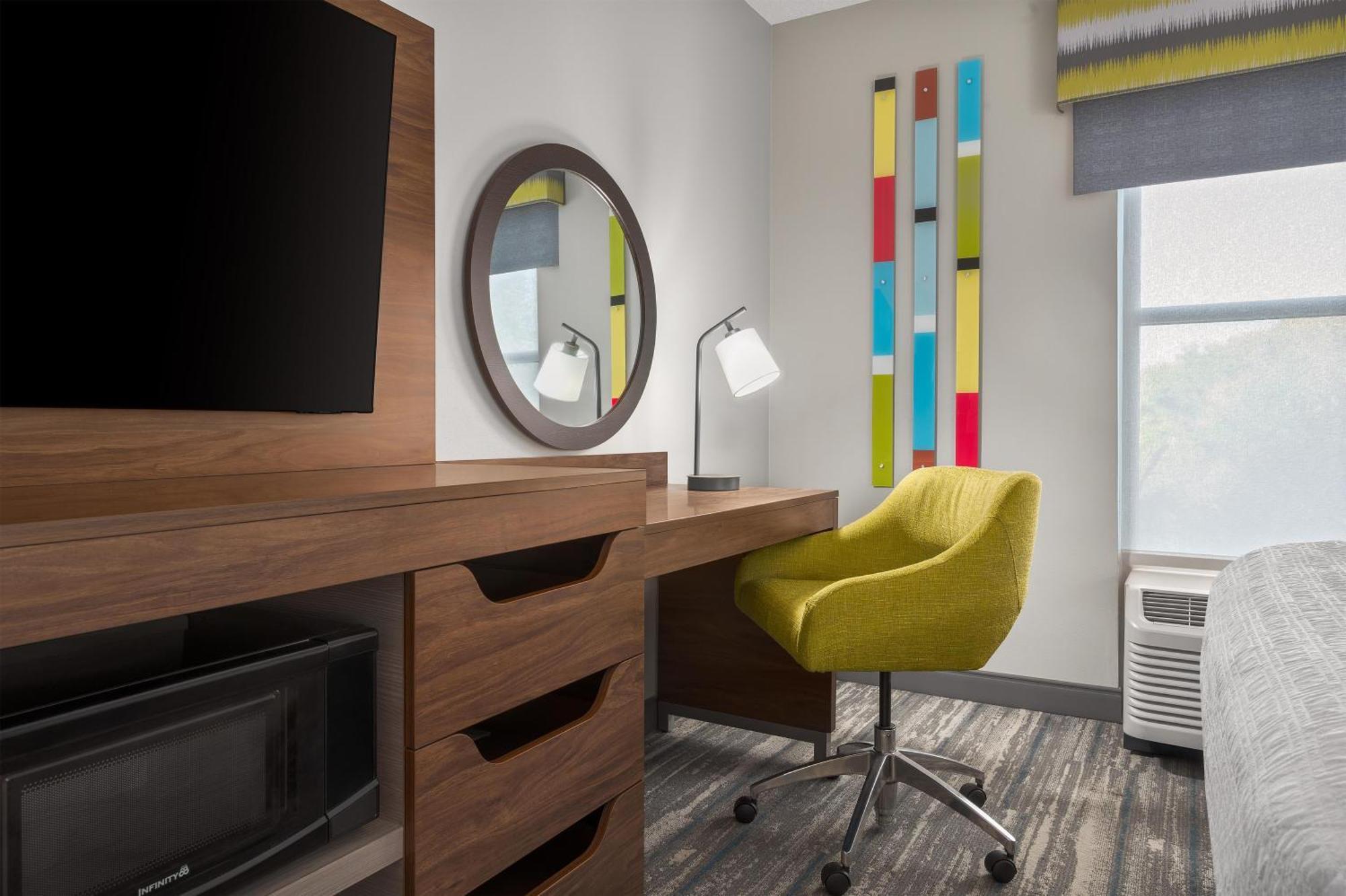 Hotel Hampton & Arrowood Rd Charlotte