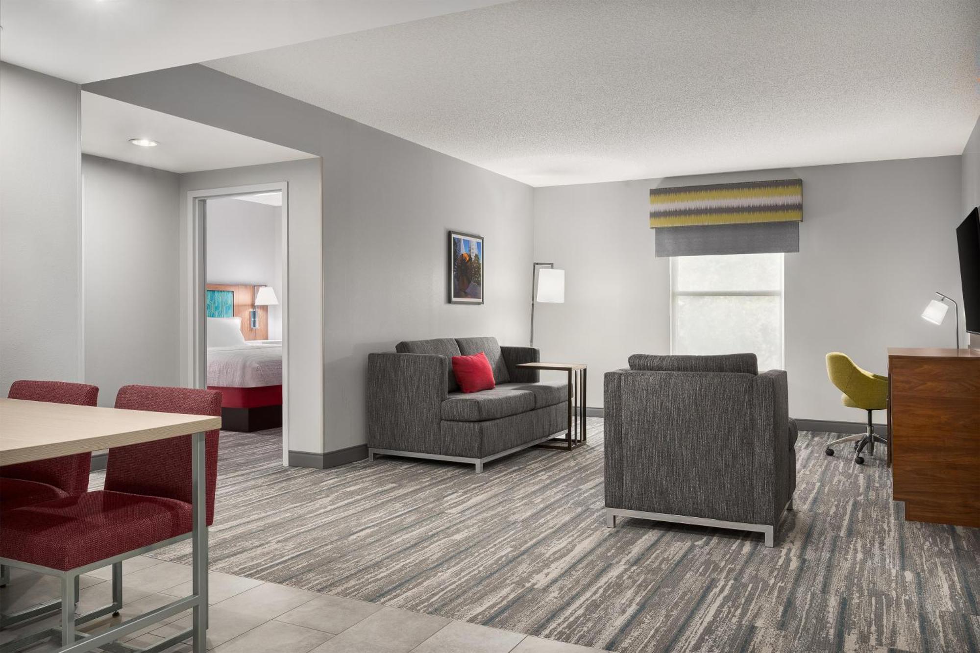 Hampton & Arrowood Rd Hotel