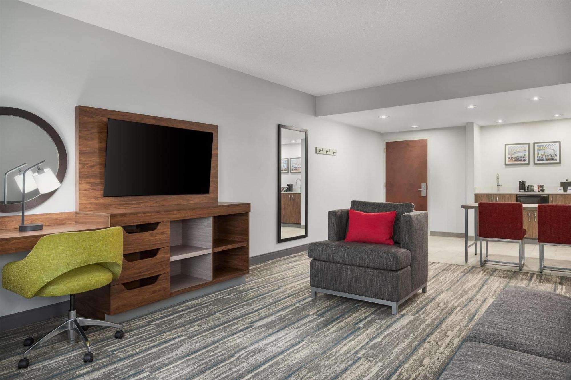 Hotel Hampton & Arrowood Rd Charlotte