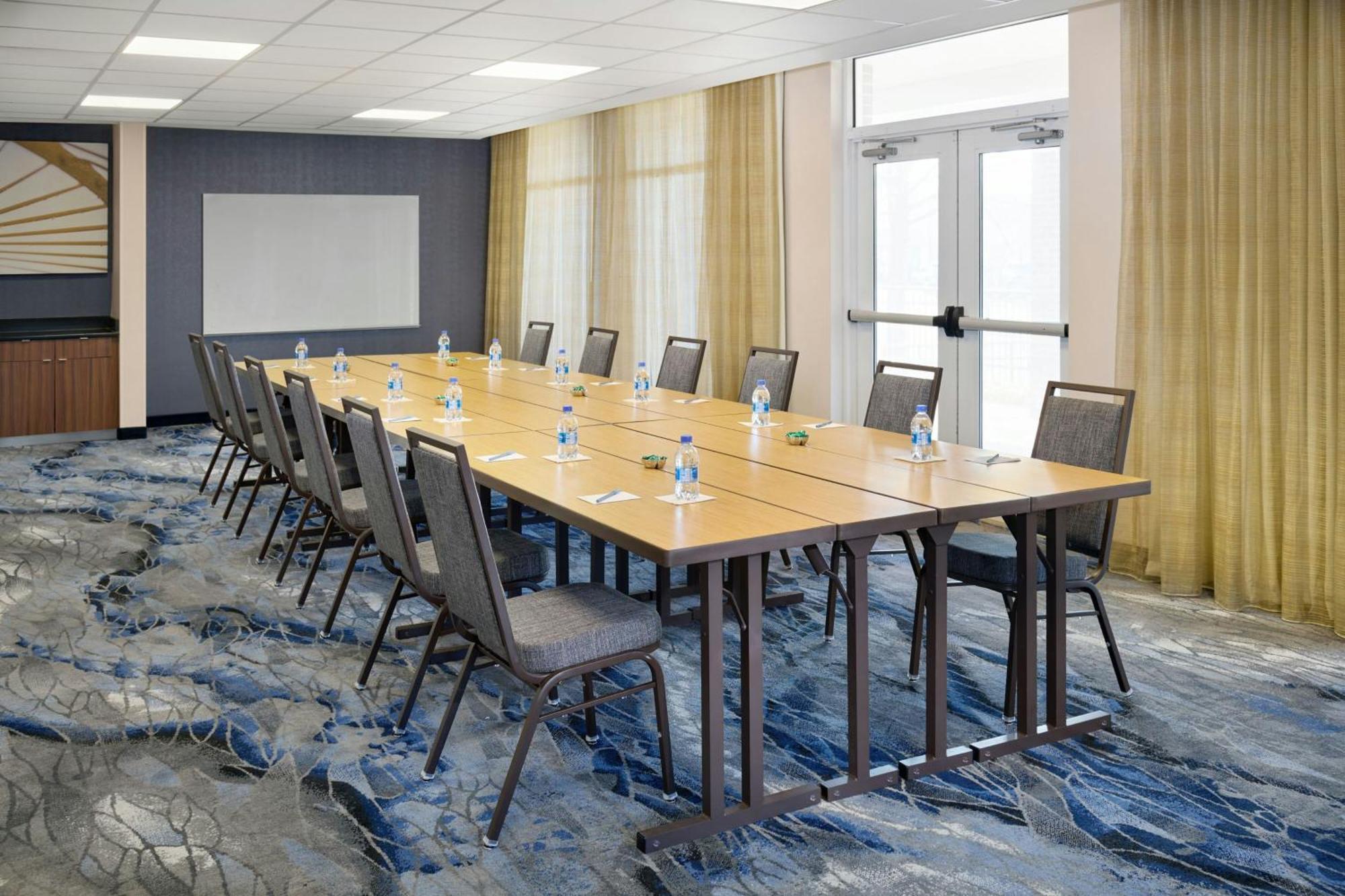 Fairfield & By Marriott Airport Hotel Charlotte