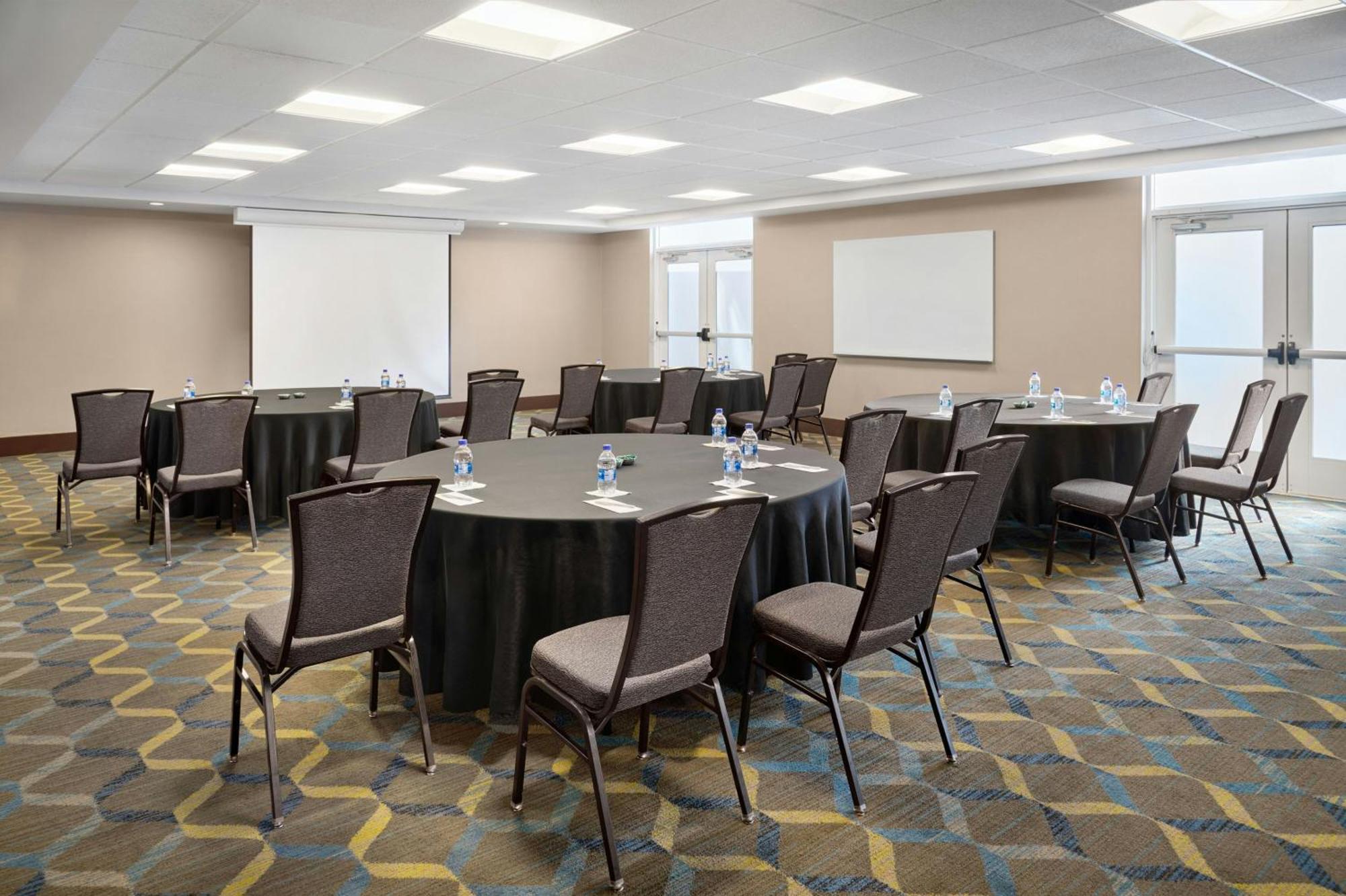 Hotel Fairfield & By Marriott Airport Charlotte