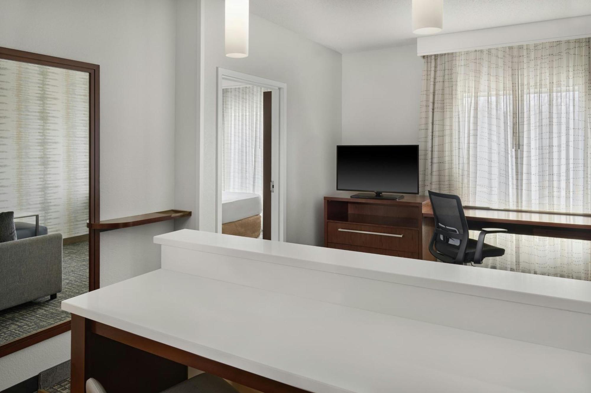By Marriott Airport 3* Charlotte