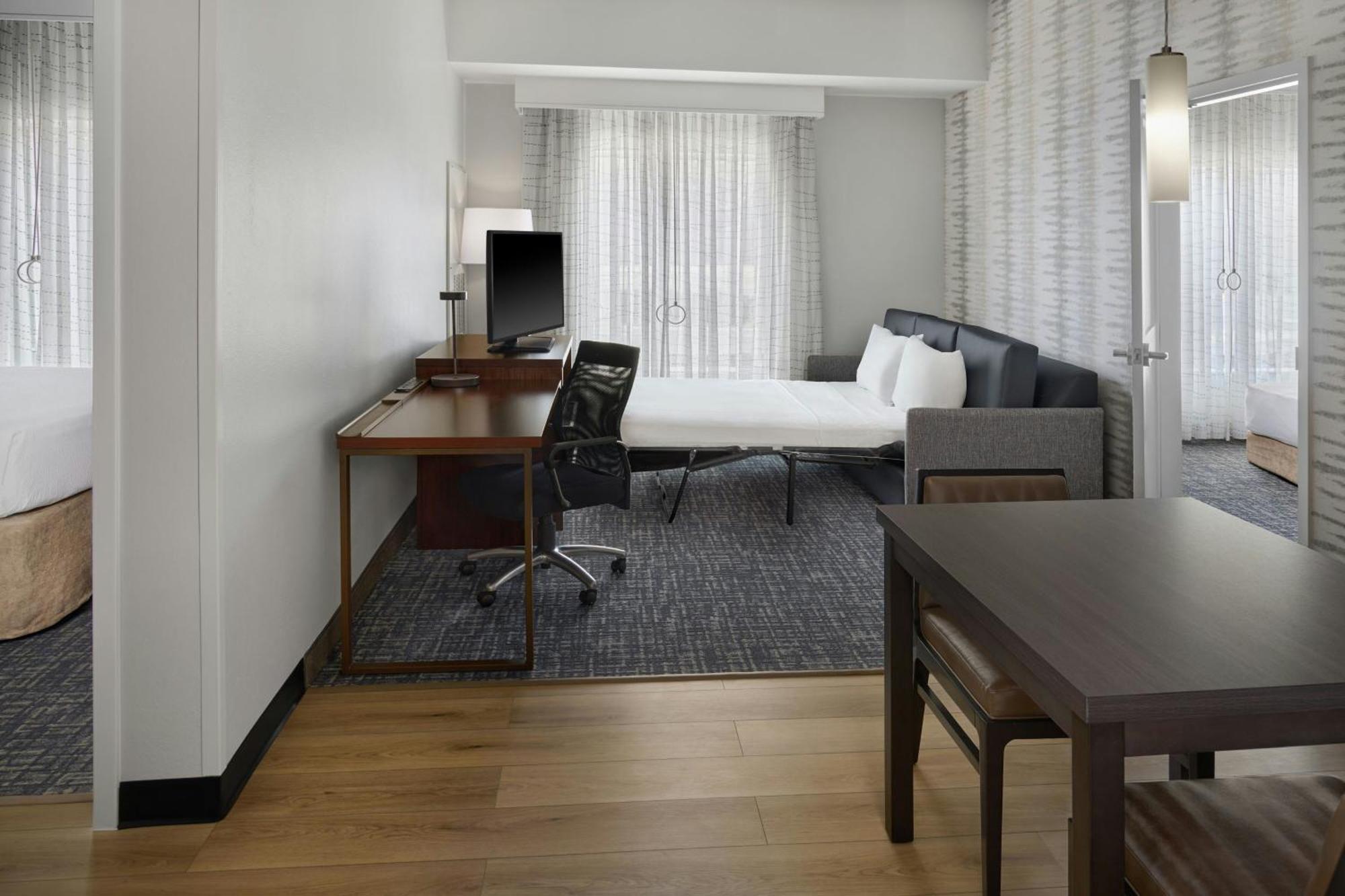Hotel By Marriott Airport Charlotte
