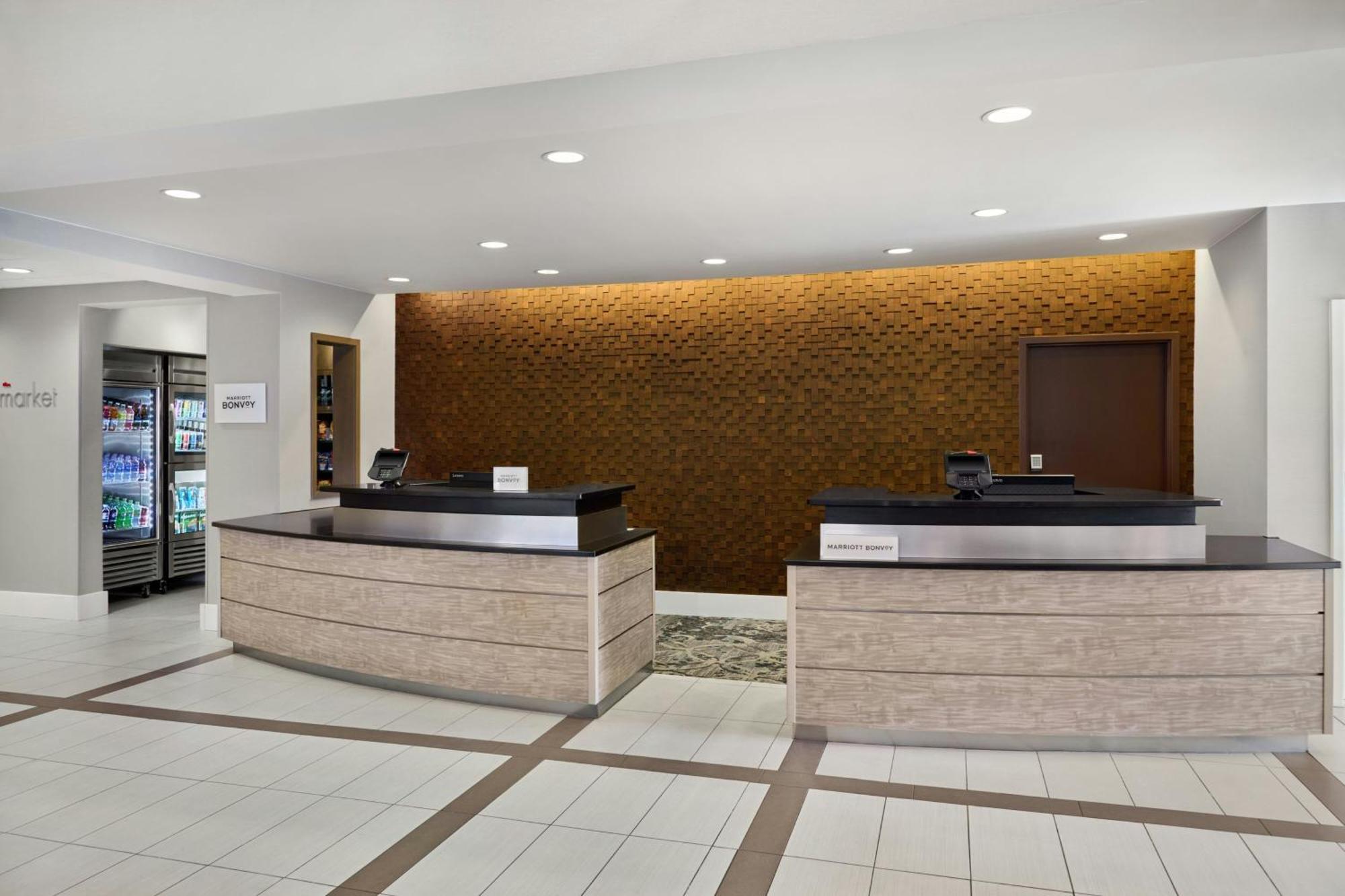 By Marriott Airport 3*