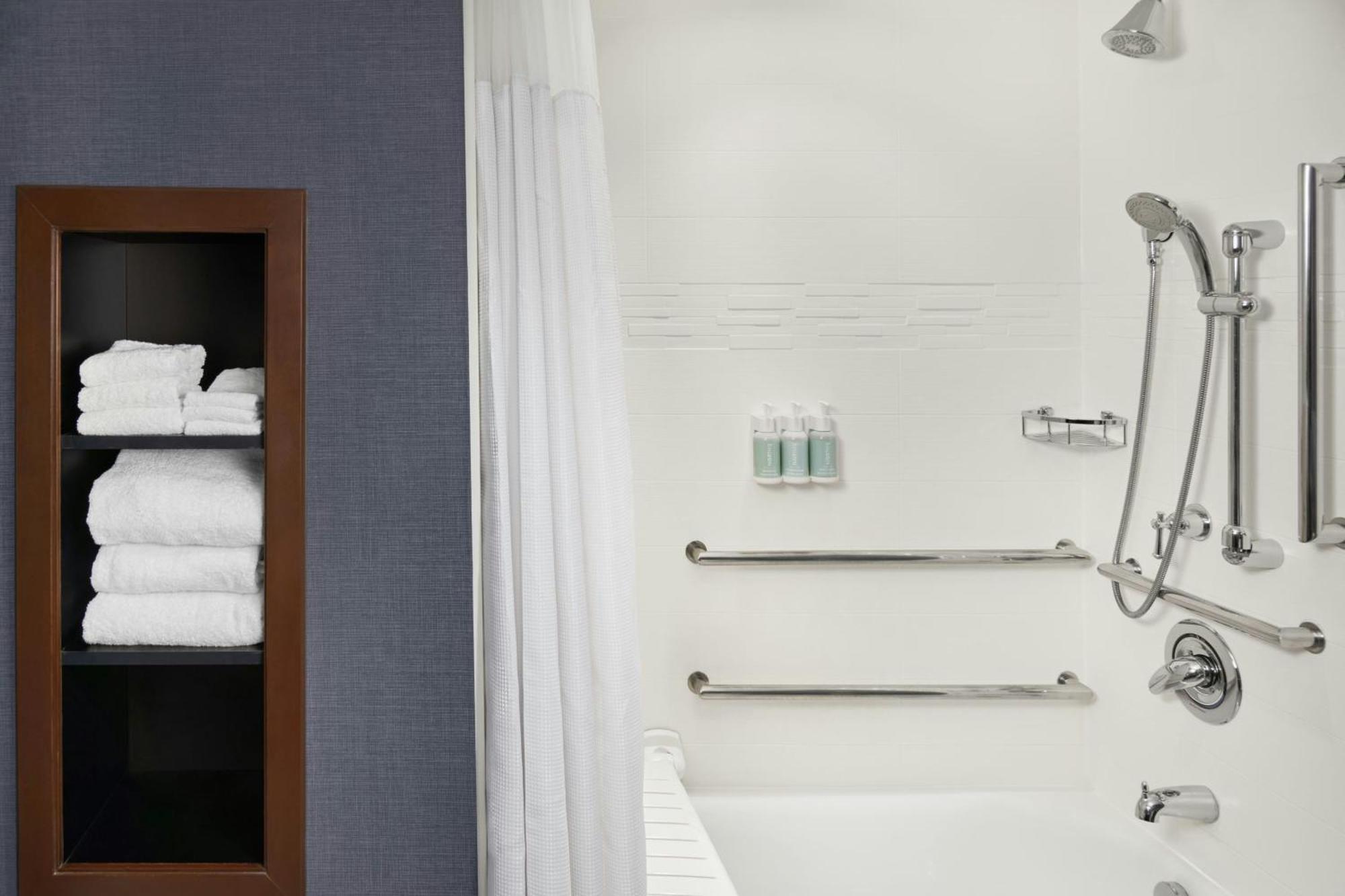 By Marriott Airport Hotel Charlotte