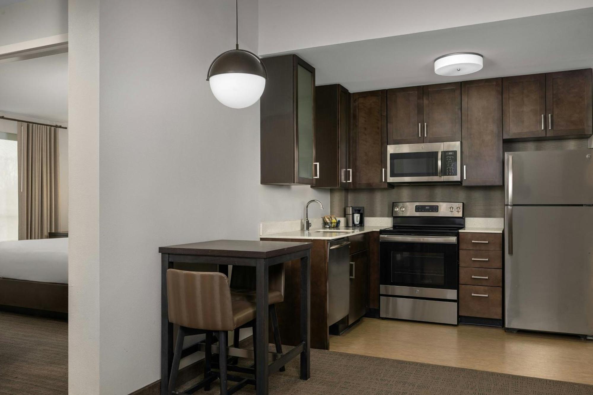 By Marriott Northlake Hotel