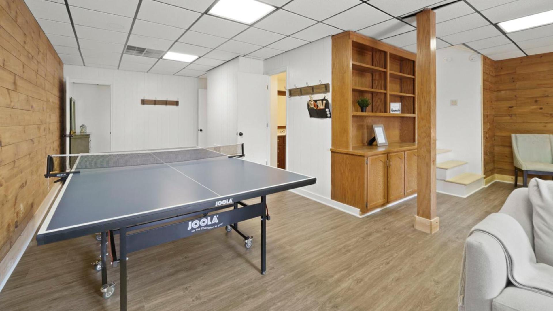 Renovated 5br/3ba W/ Rec Holiday home *