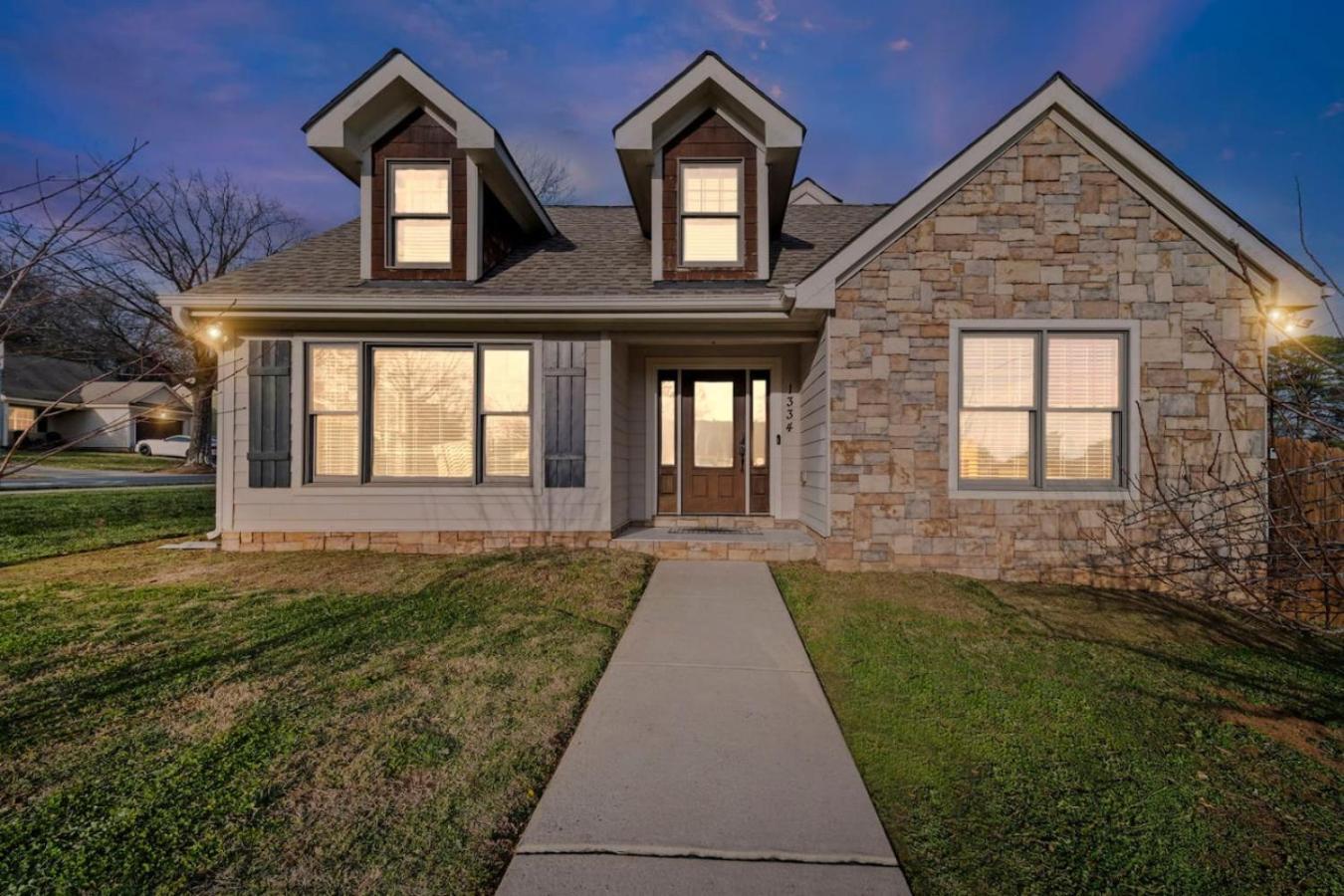 Rest And Rally Retreat 5br