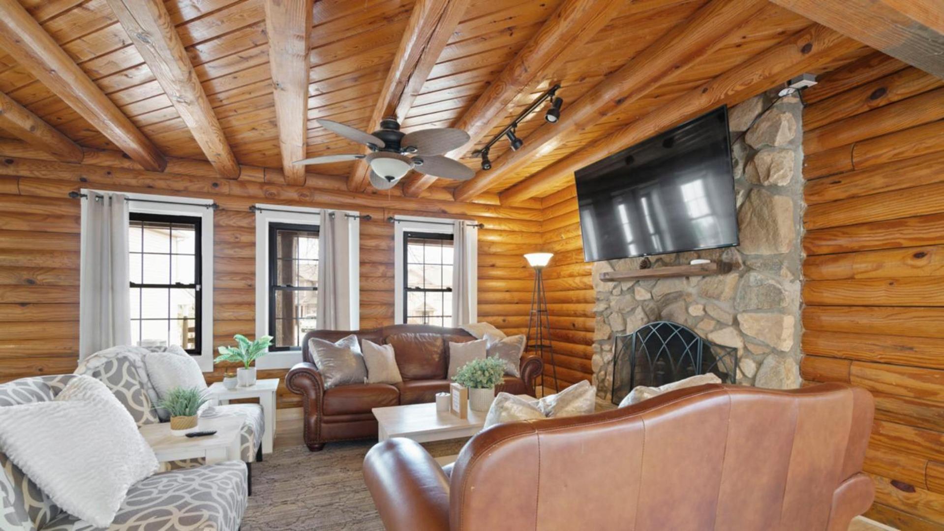 Renovated 5br/3ba W/ Rec Holiday home