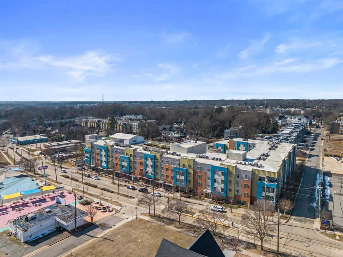 2br With Fenced Backyard, Minutes To Uptown Holiday home *