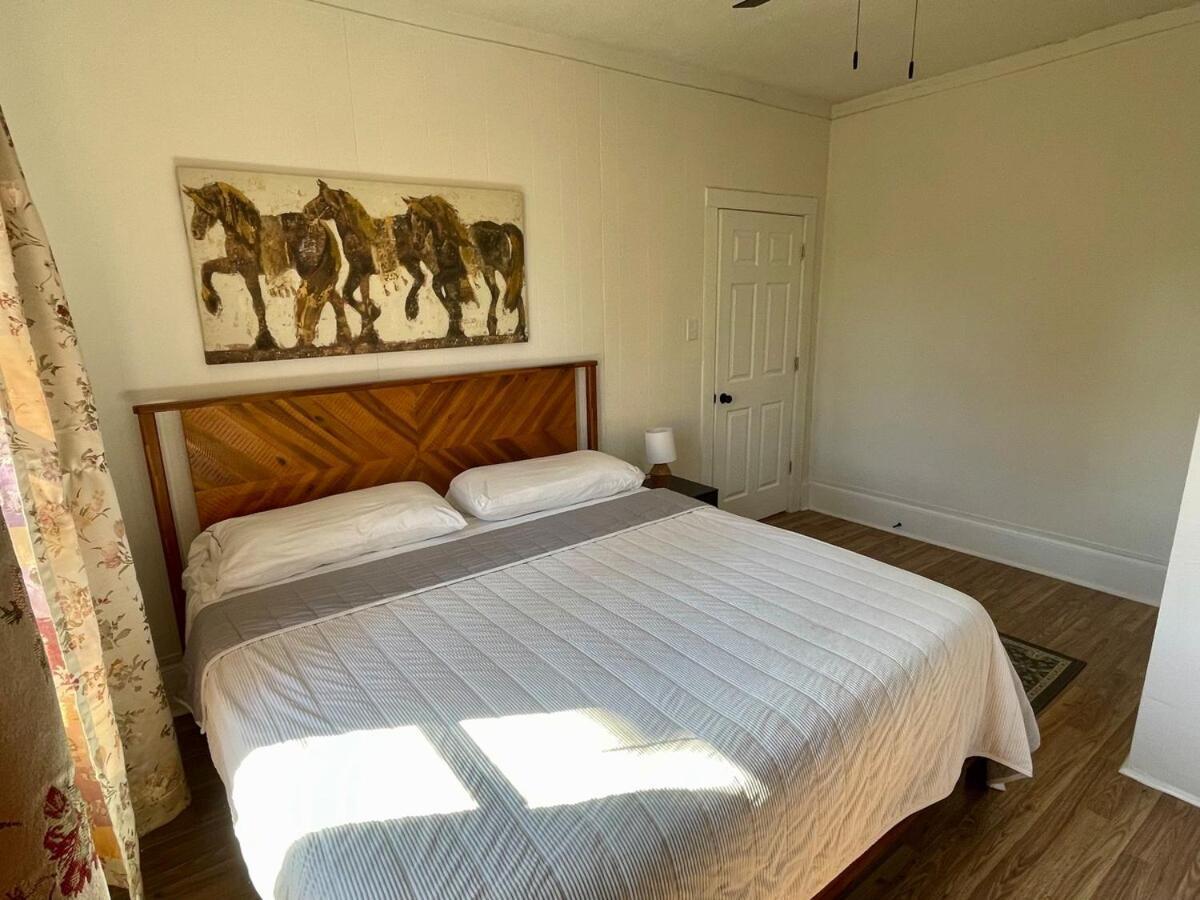 Uptown House King Beds Fenced Yard Firepit * Charlotte