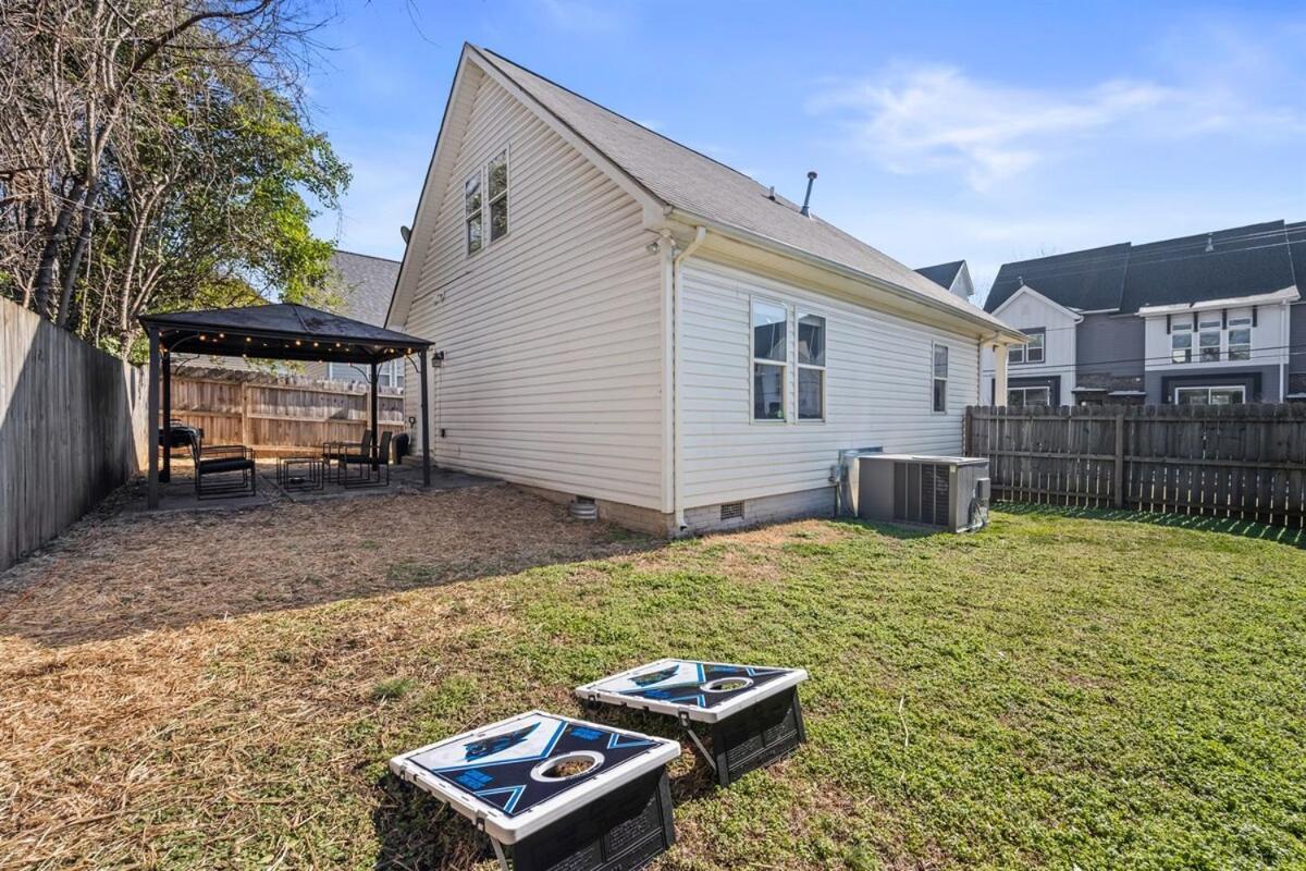 2br With Fenced Backyard, Minutes To Uptown