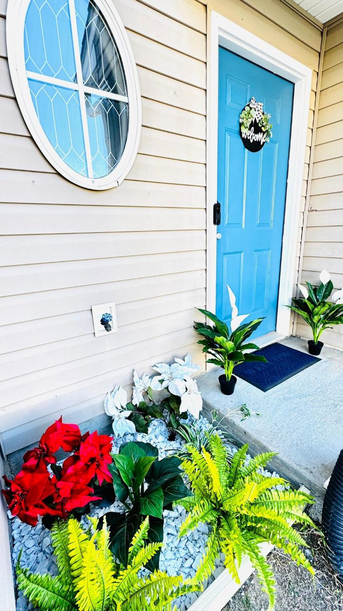 Cozy Corner Escape Entire In *